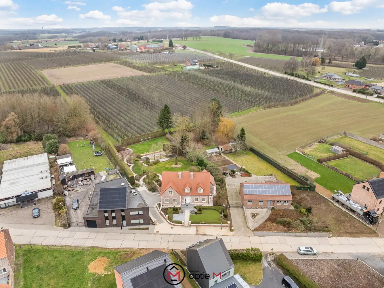 Ruime villa te koop in Glabbeek op een prachtig perceel van 22a96 foto 2