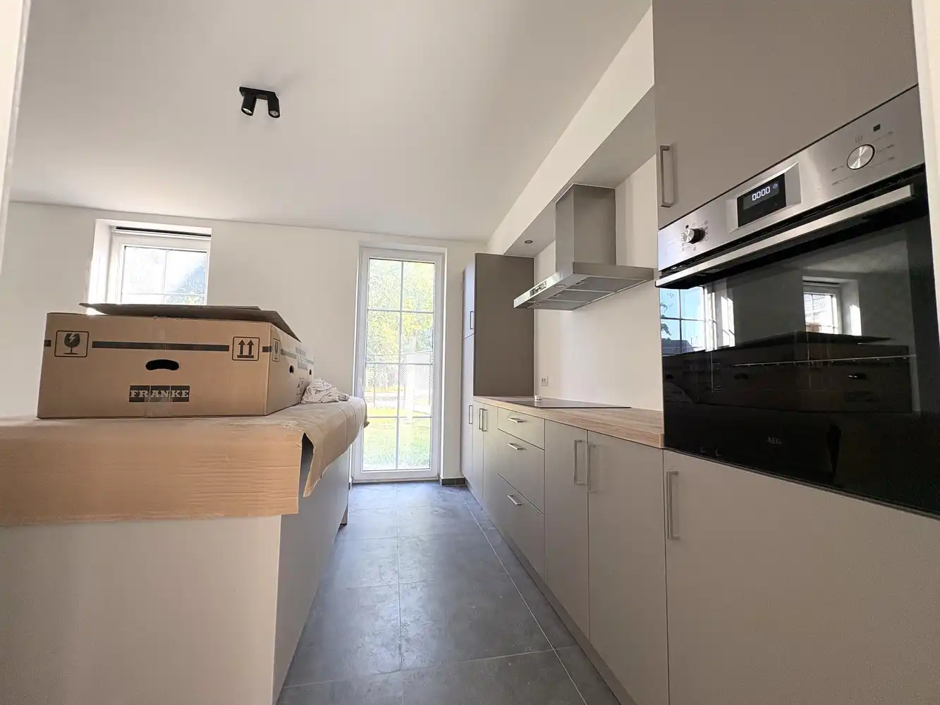 Nieuwbouwwoning met 3 slaapkamers + zonnige tuin in het centrum van Varsenare foto 5