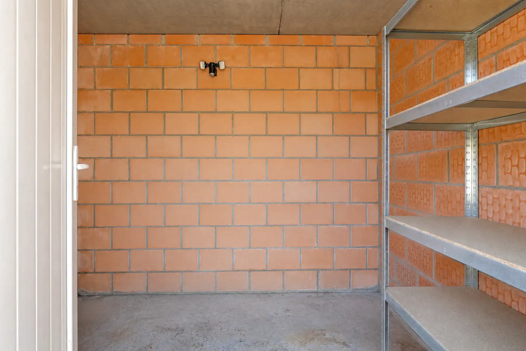 Recente energiezuinige woning met garage en zonnepanelen foto 20
