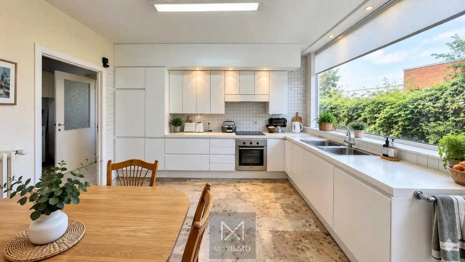 Ruime hoekwoning te koop in Lauwe met 5 slaapkamers, tuin en tot 3 garages foto 5