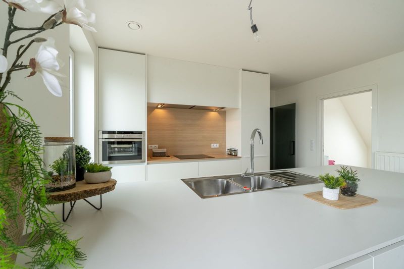 Roeselare Residentie Arena: Penthouse - Dichtbij scholen en winkels - Twee terrassen- Twee slaapkamers. Derde verdiep foto {{pictureIndex}}