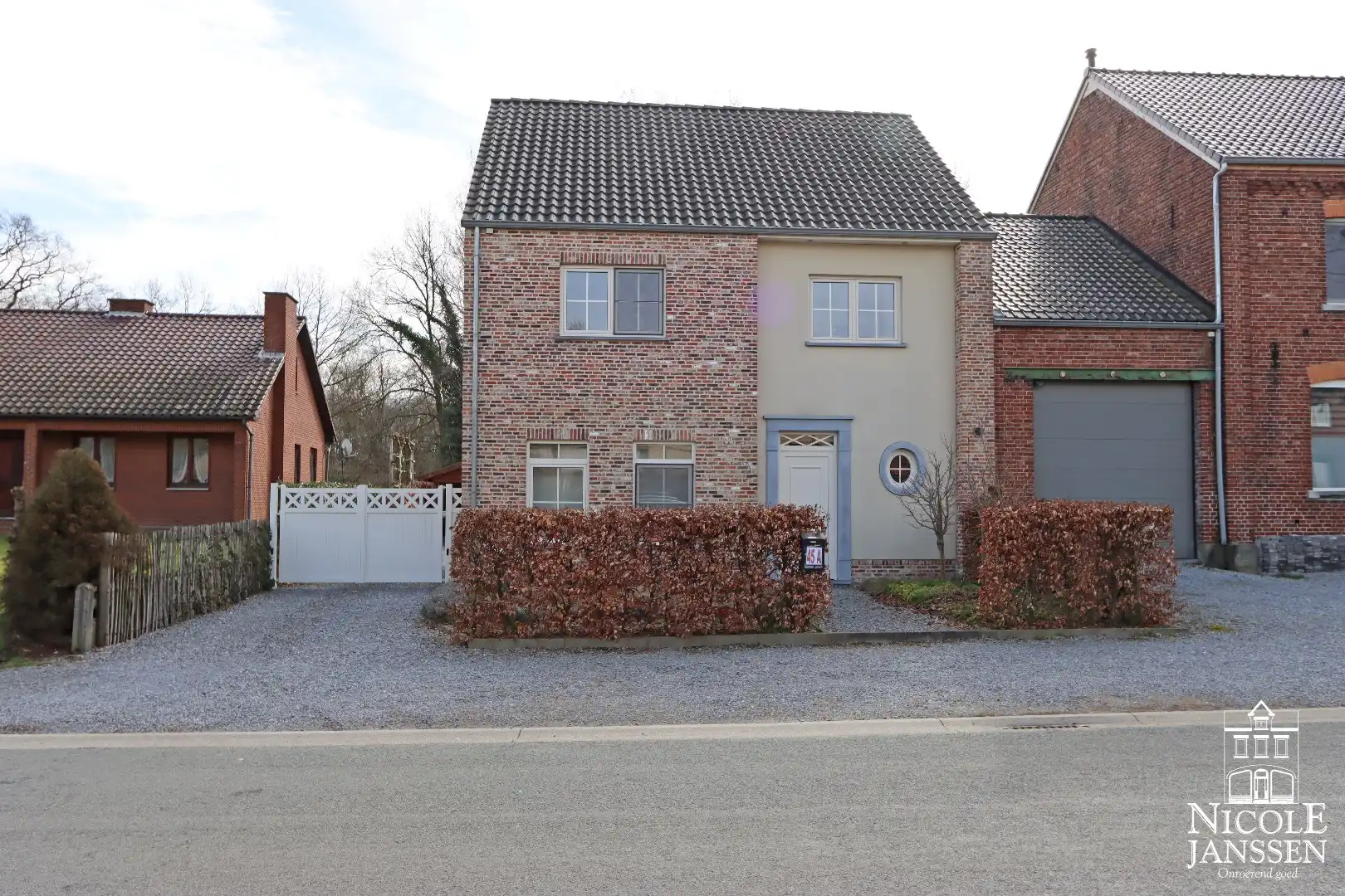 Instapklare halfvrijstaande gezinswoning met diepe tuin en ruime carport foto 31