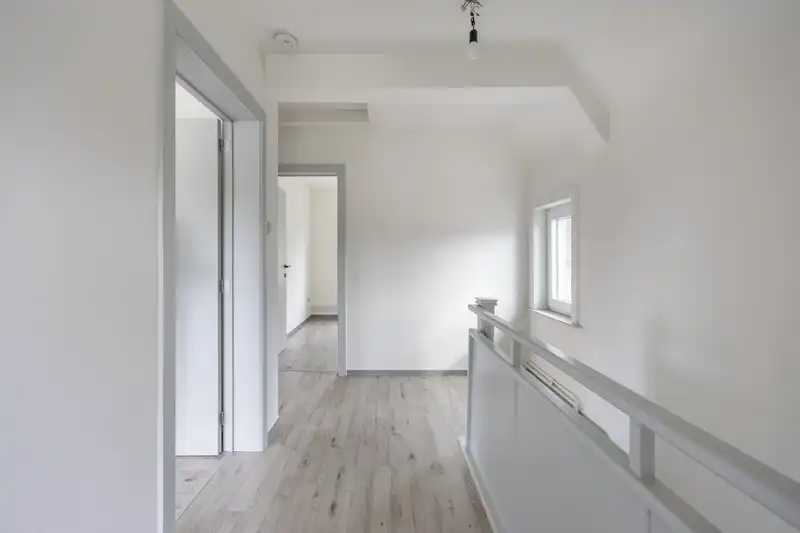 Smaakvol gerenoveerde woning met 3 slaapkamers en garage foto 25