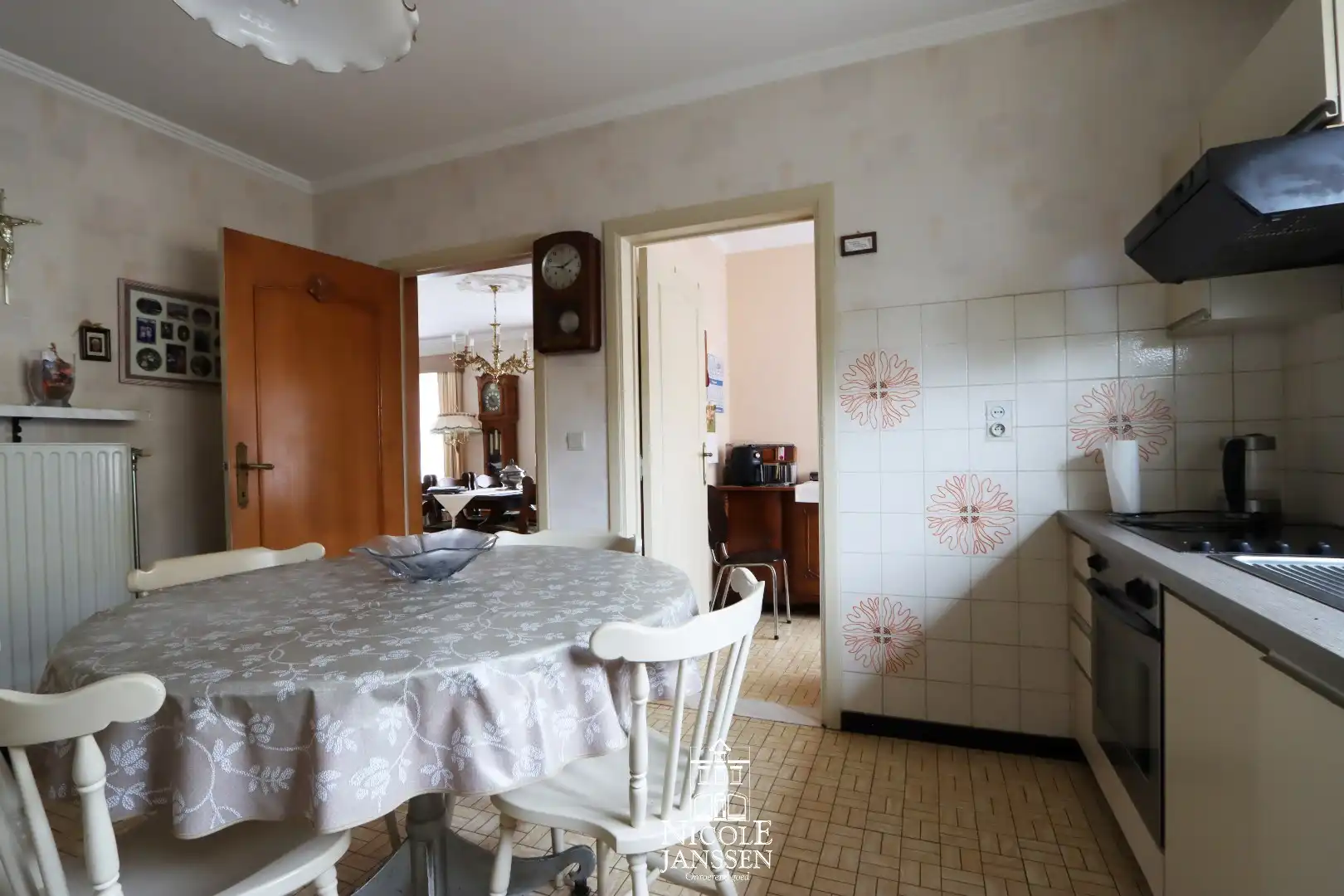 Verzorgde gelijkvloerse woning met tuin in verzorgde straat in centrum van Dilsen foto 10