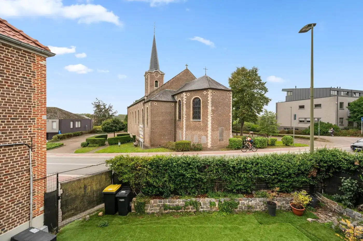 Instapklare karaktervolle woning op uitstekende locatie in Sint-Joris-Weert foto 19