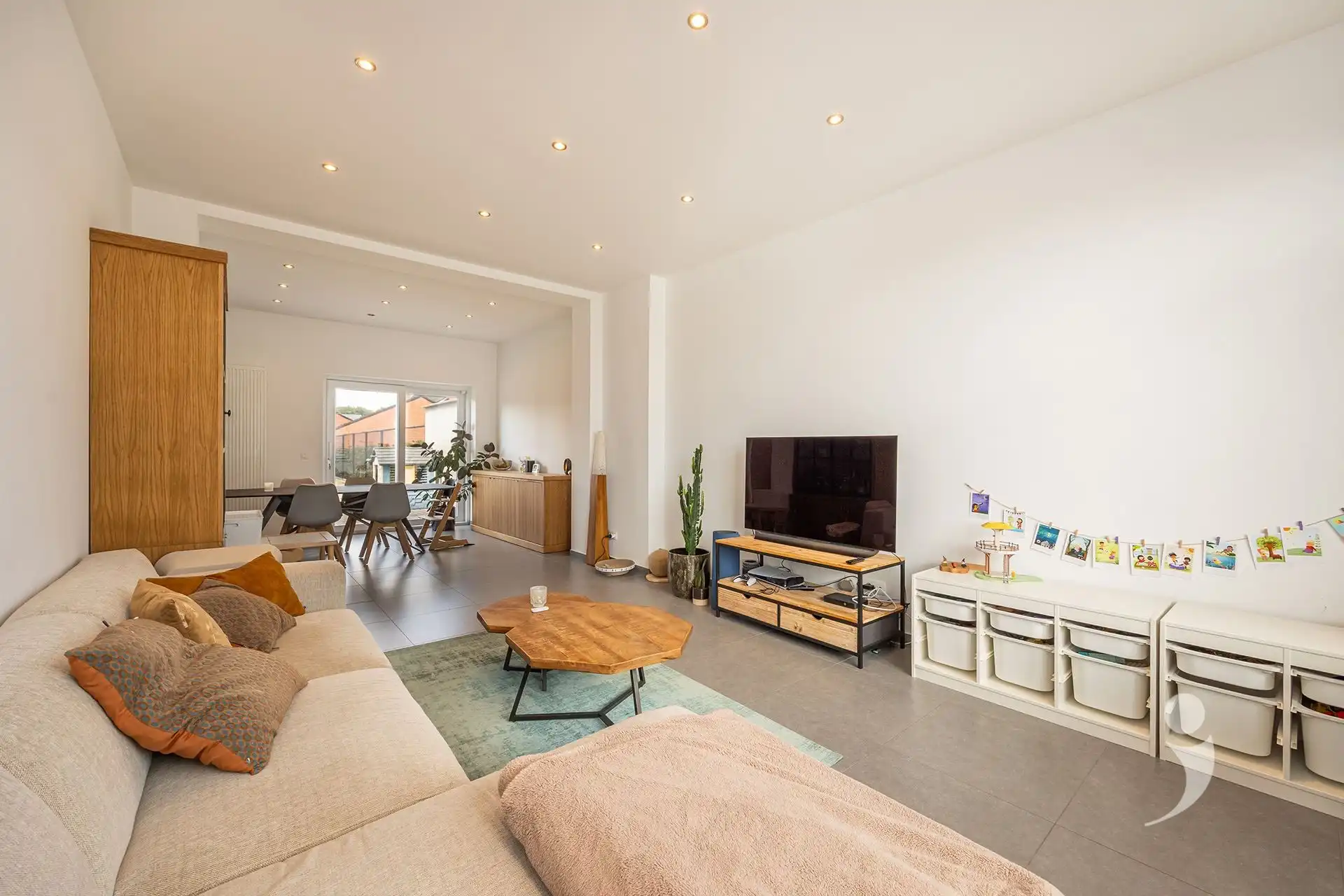 Recent gerenoveerde woning op een rustige locatie! foto 5