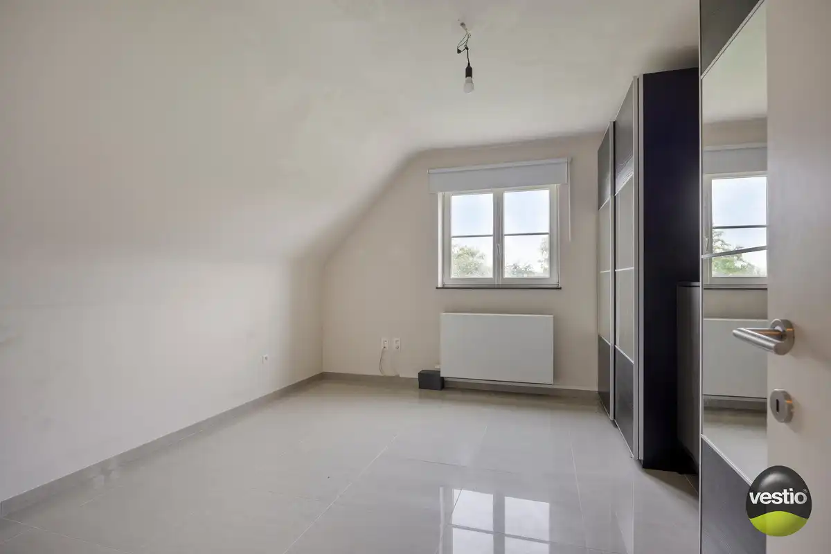 RUSTIG GELEGEN RUIME DUPLEX VAN 178M² NABIJ CENTRUM MUNSTERBILZEN. foto 16