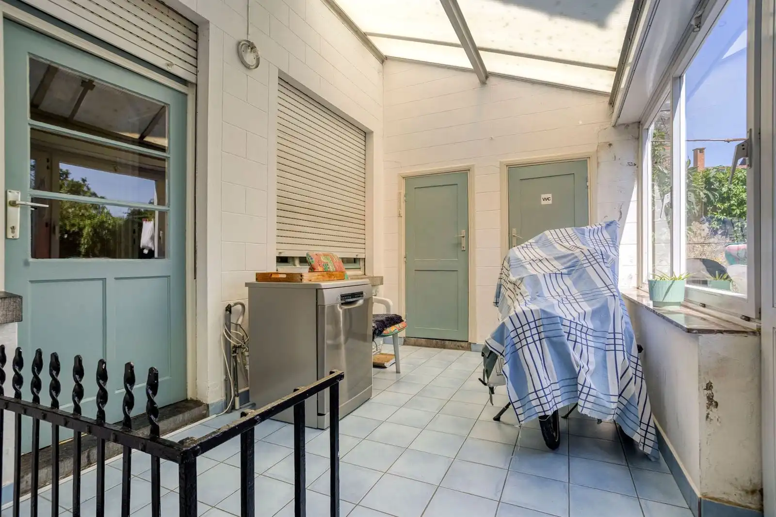 Ruime 2-gevelwoning met tuin en mogelijks 4 slaapkamers foto 13