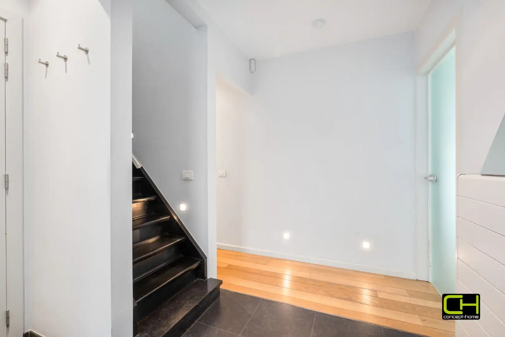 Ruime woning op een perceel van 4.949 m² te koop in Lievegem foto 15