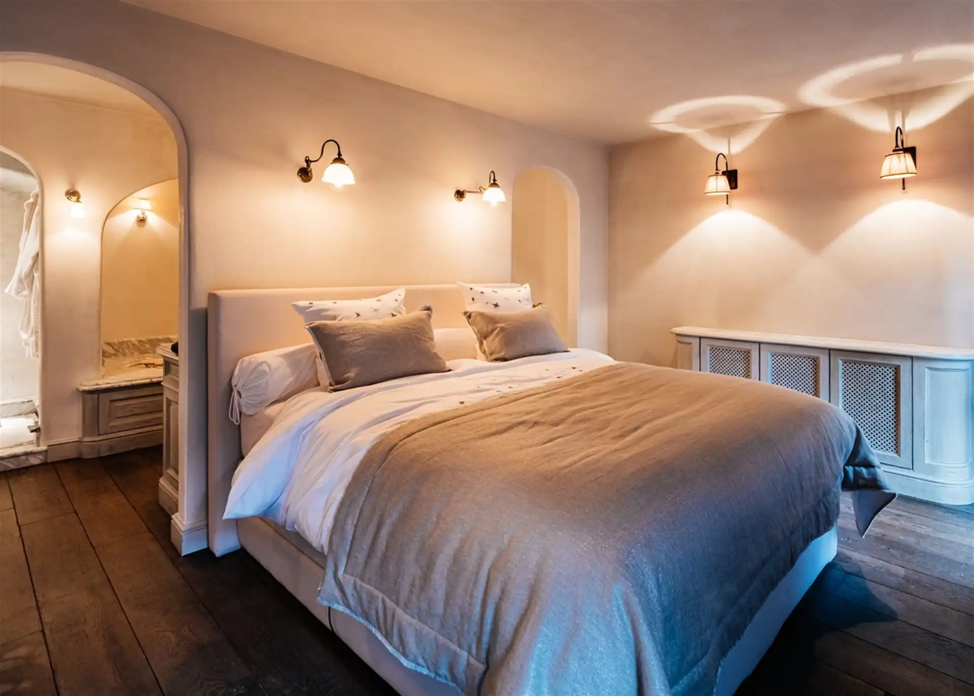 Charmante, hoogwaardig afgewerkte woning in een woonwijk. foto 21