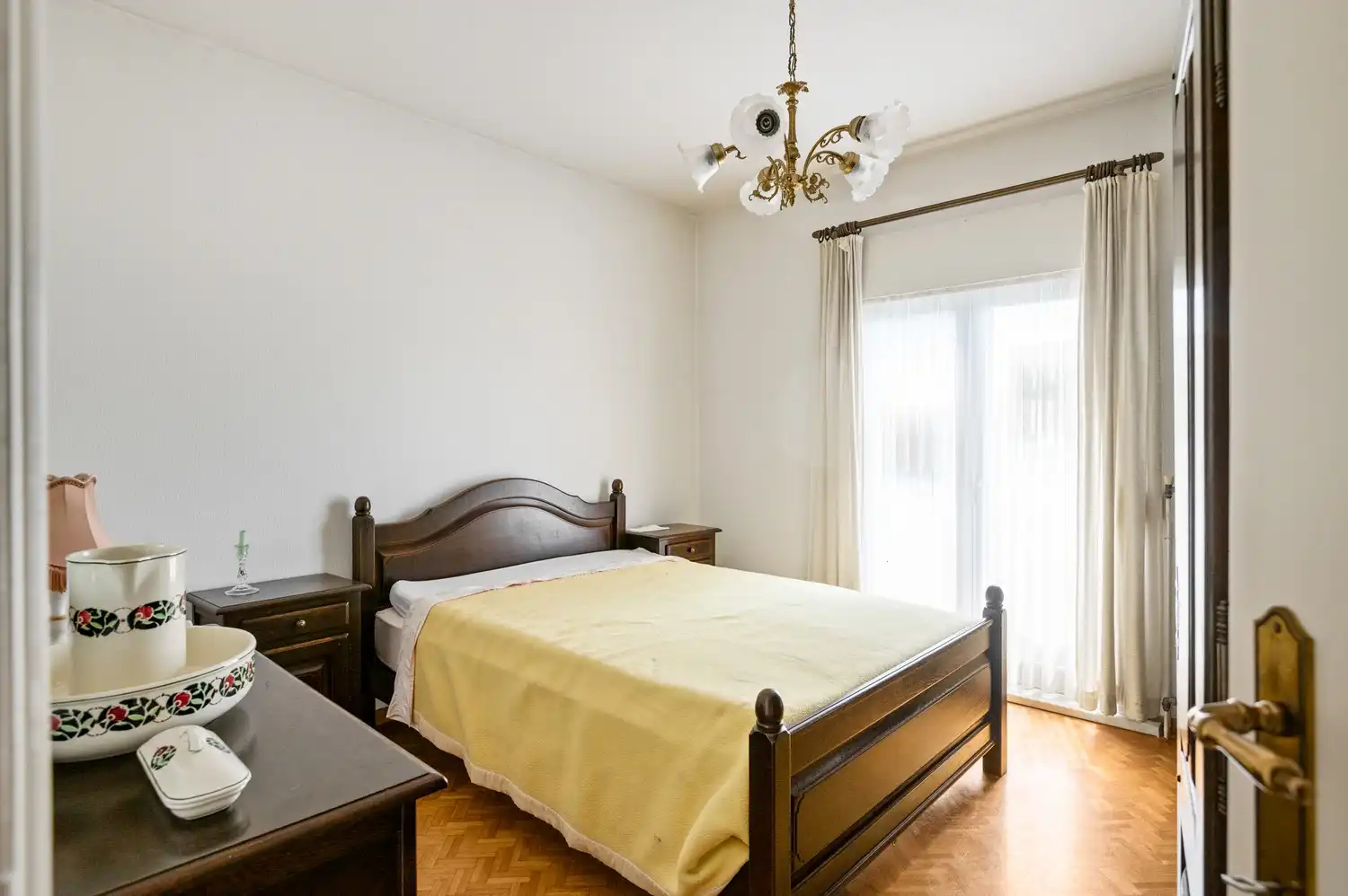 Gunstig gelegen woning met ruime tuin en bijzonder veel potentieel te Lier foto 12