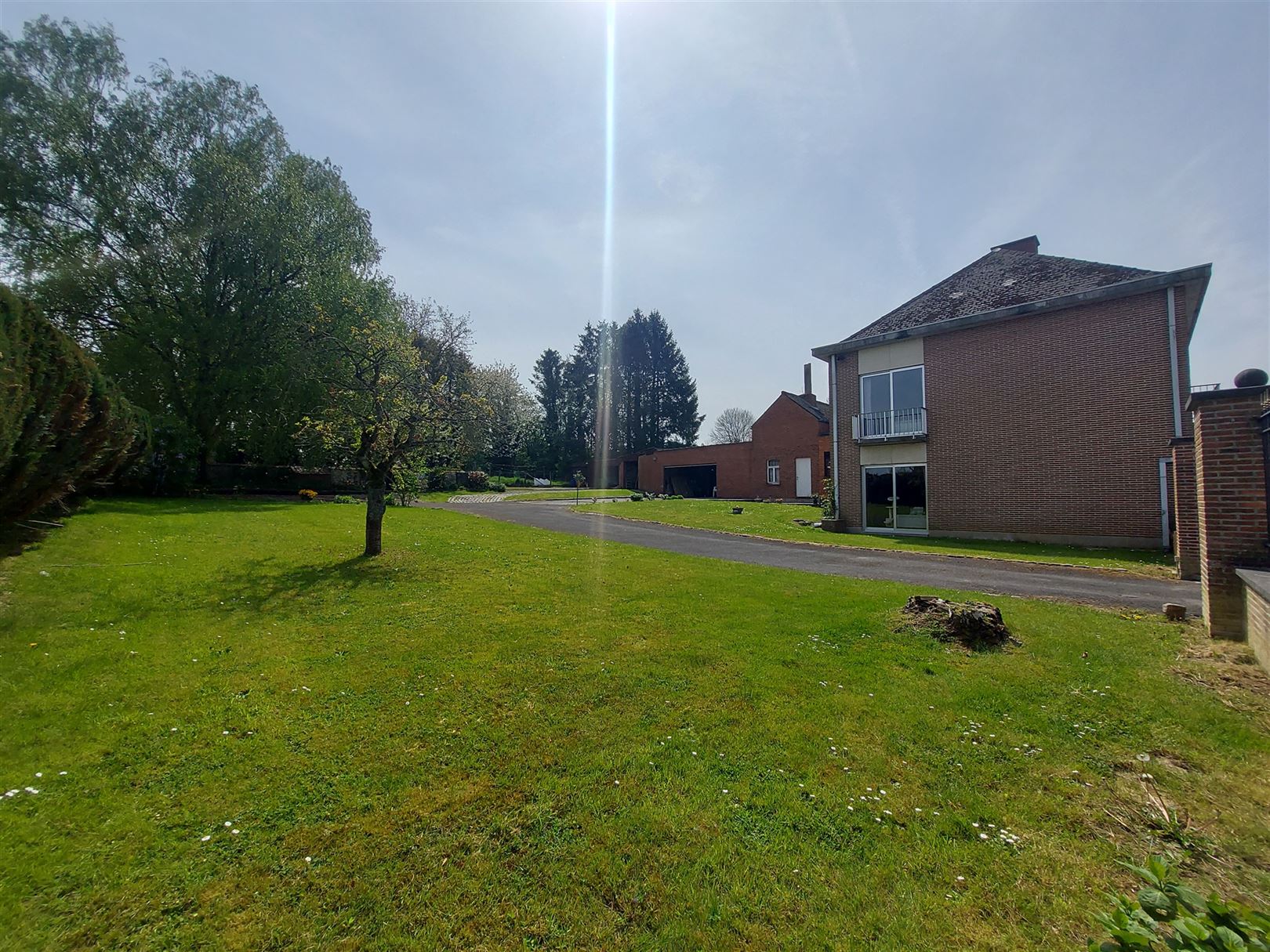 Veelzijdig renovatiepand met woonst en winkel Vloesberg foto 26