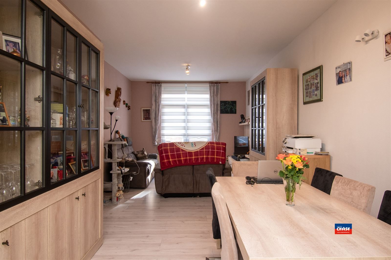 Rijwoning met drie slaapkamers en tuin foto 2