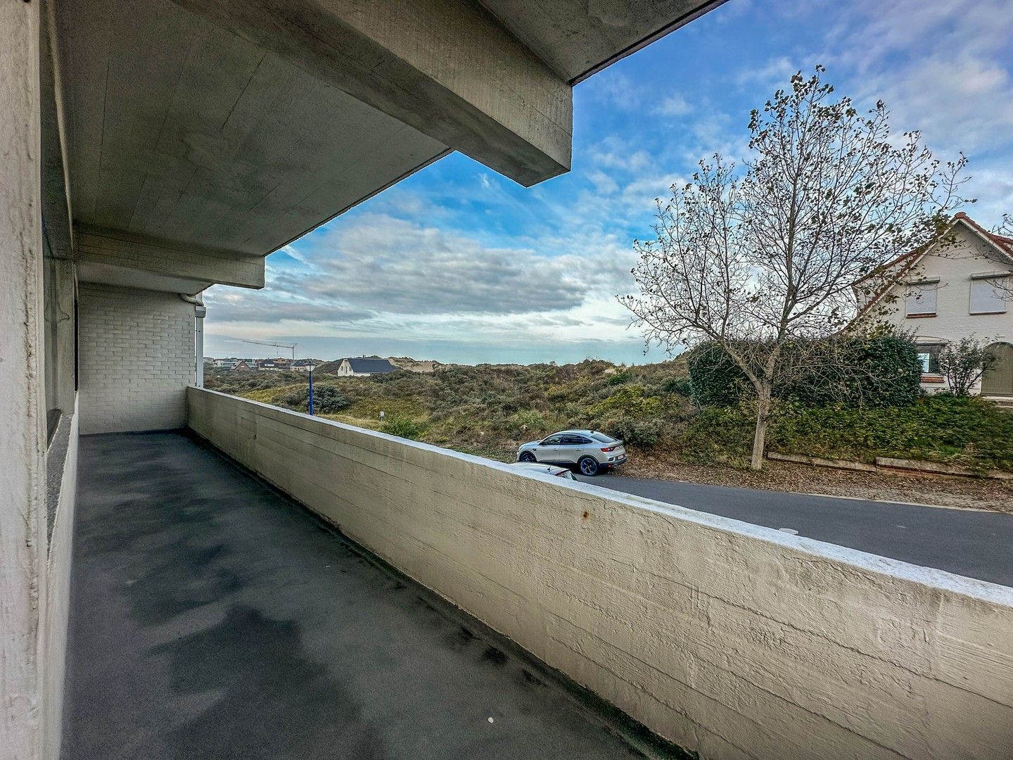 Instapklaar hoekappartement met loftgevoel en duinenzicht vlak aan zee Sint-André. foto 13