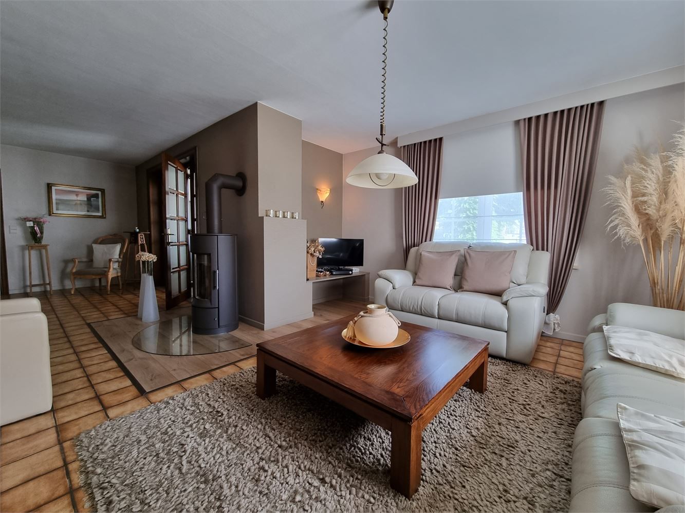Ruime, residentieel gelegen woning met werkplaats op 15a foto 5