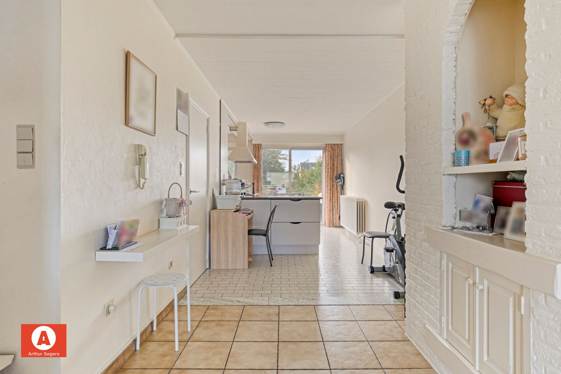 Ruime woning met zuidgerichte tuin en achteruitweg foto 13