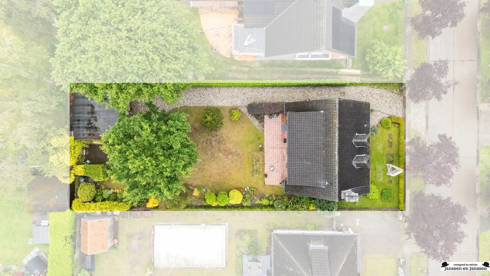Ruime open bebouwing met prachtige tuin te Ekeren foto 3