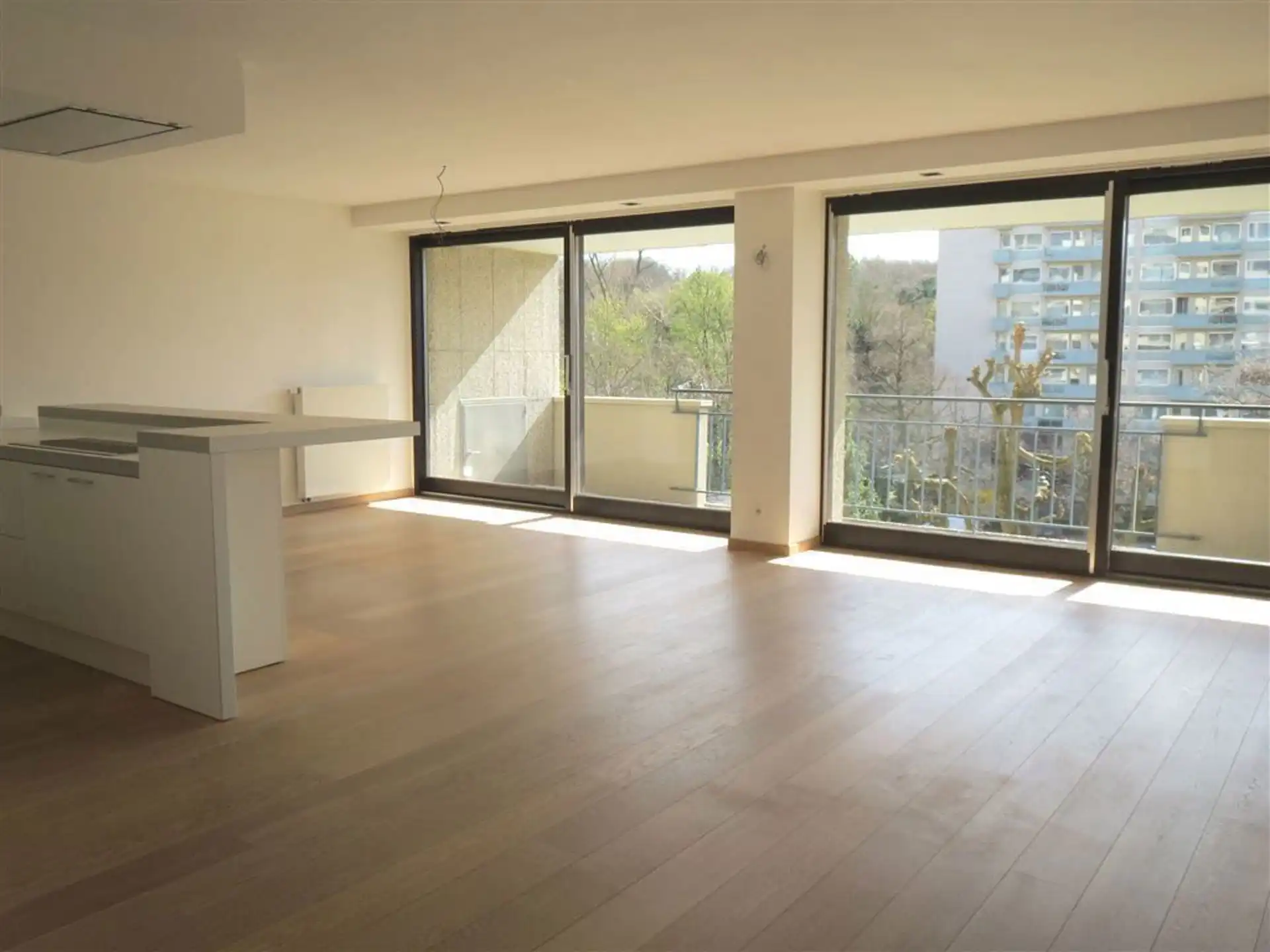 Mooi appartement met 3 slaapkamers + terras + parking foto 2