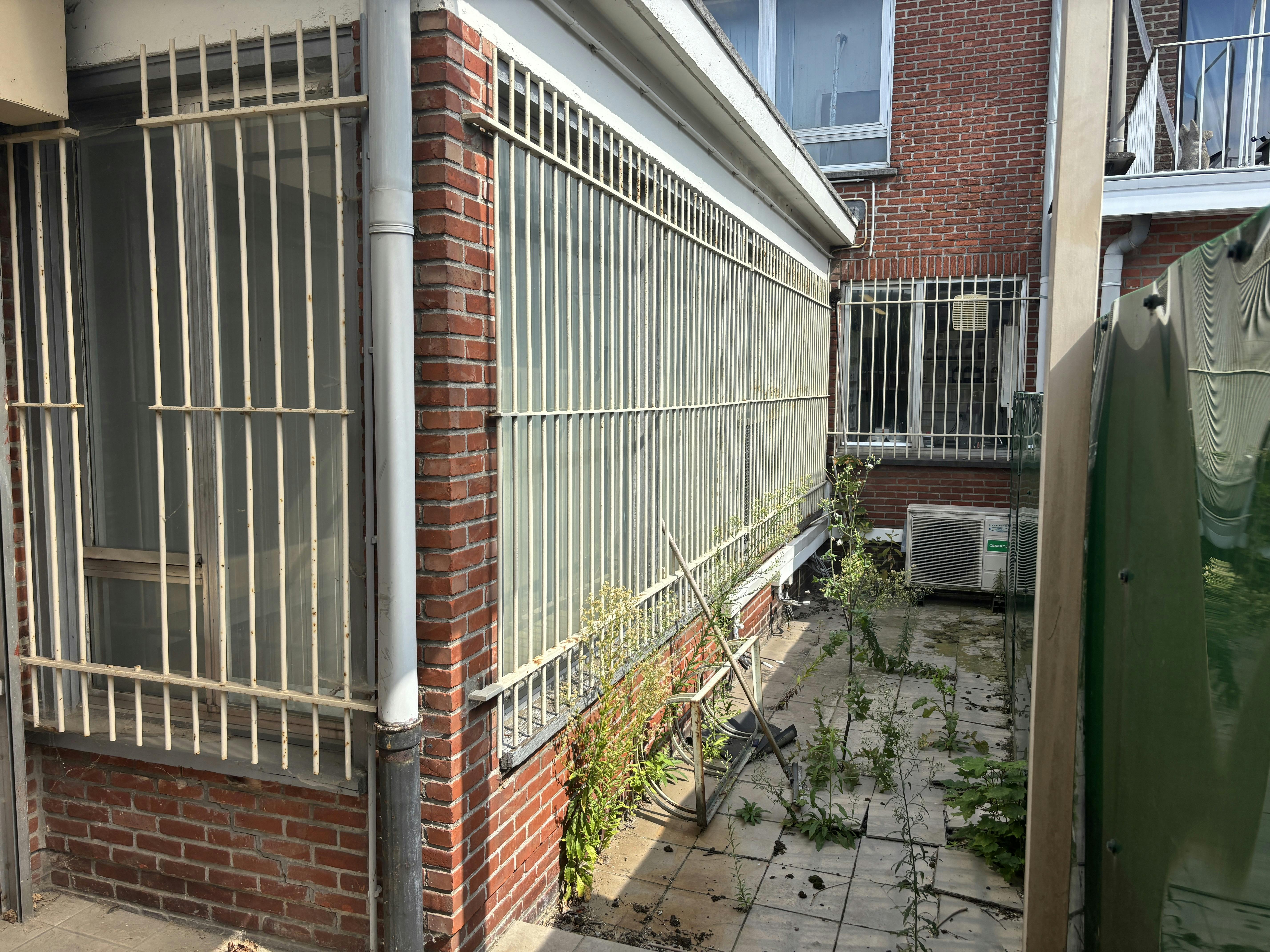 Handelspand met woonst te koop in centrum Brecht! foto 10