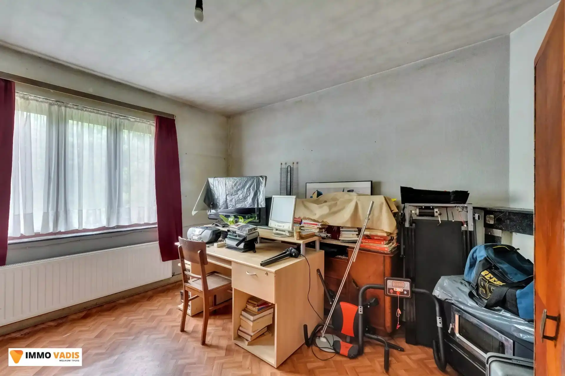 Huis  met 4 slaapkamers en dubbele garage foto 8