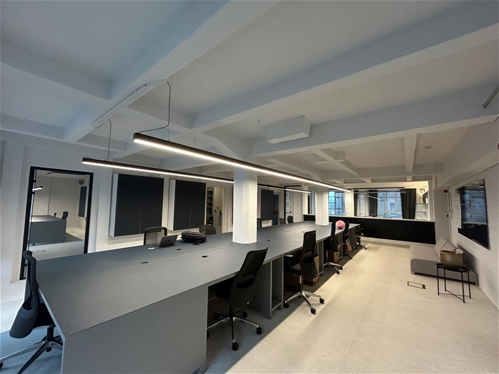 Kantoorgebouw foto 4