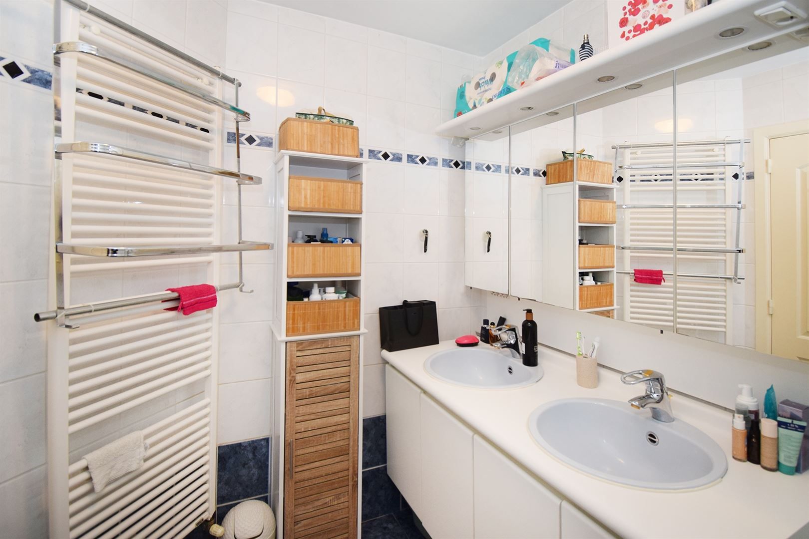 Ruim appartement met 2 slpks op centrale ligging! foto 13