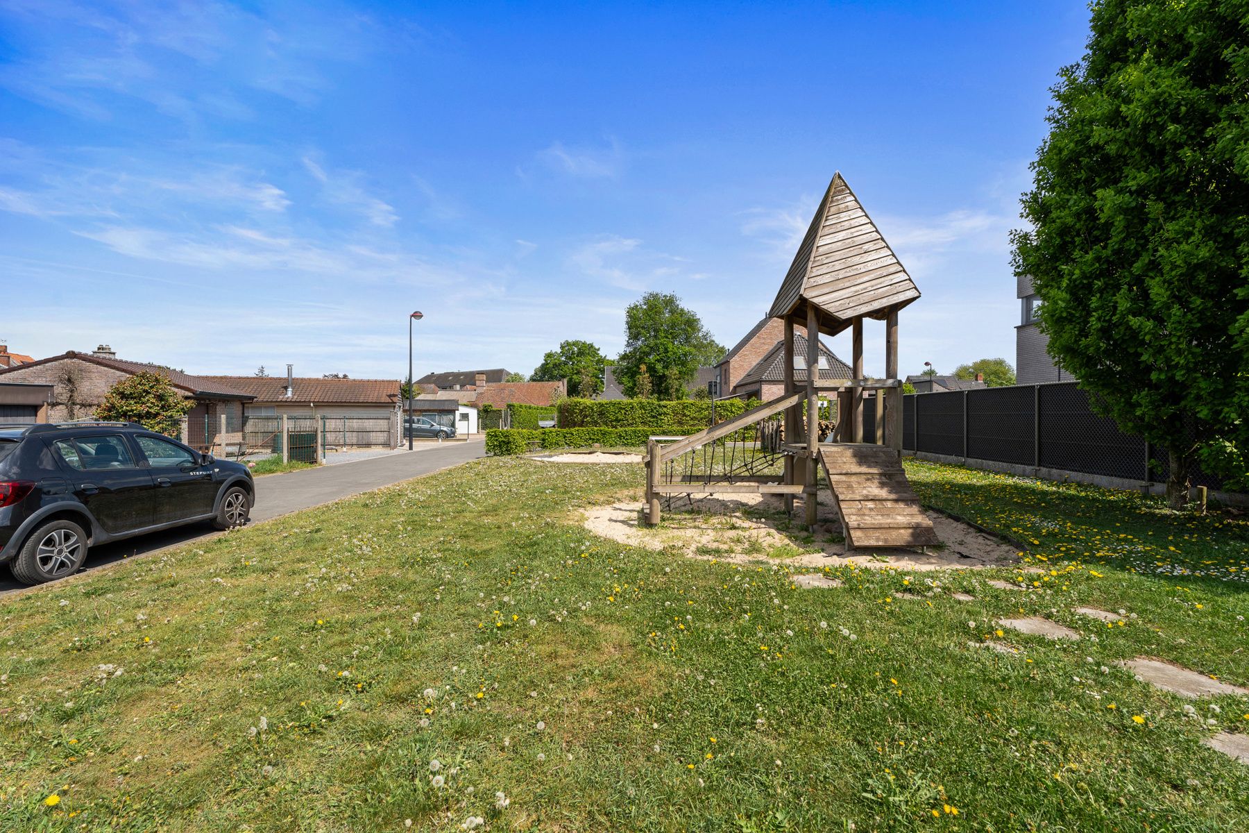Woning met veel potentieel in Oostrozebeke foto 14