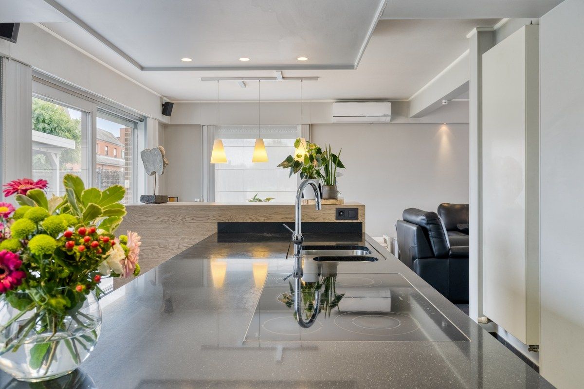 Energiezuinige halfopen bebouwing met 4 slaapkamers en 2 garages! foto 11