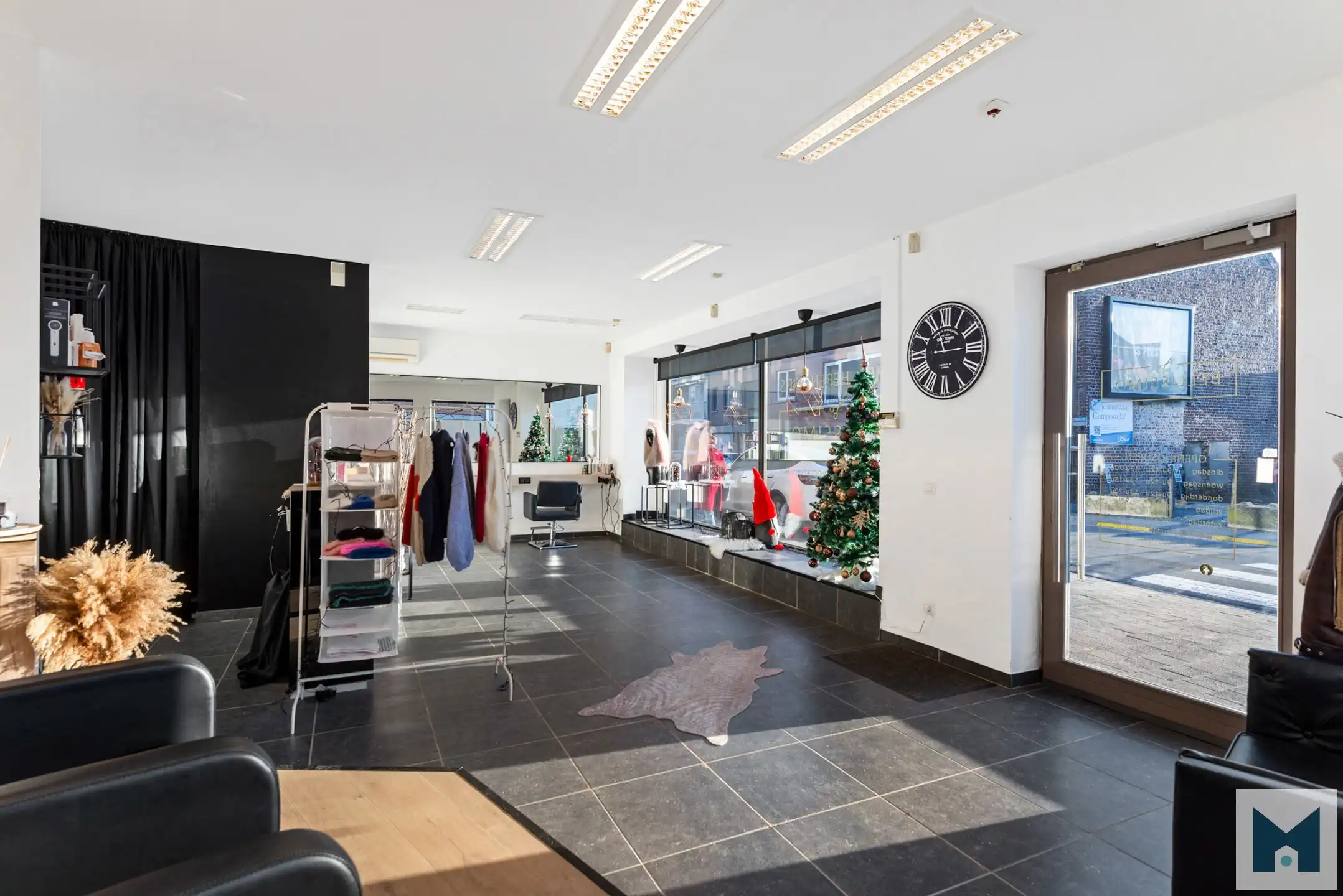 Lichtrijk handelspand in centrum Opwijk! Inc. staanplaats ! foto 5