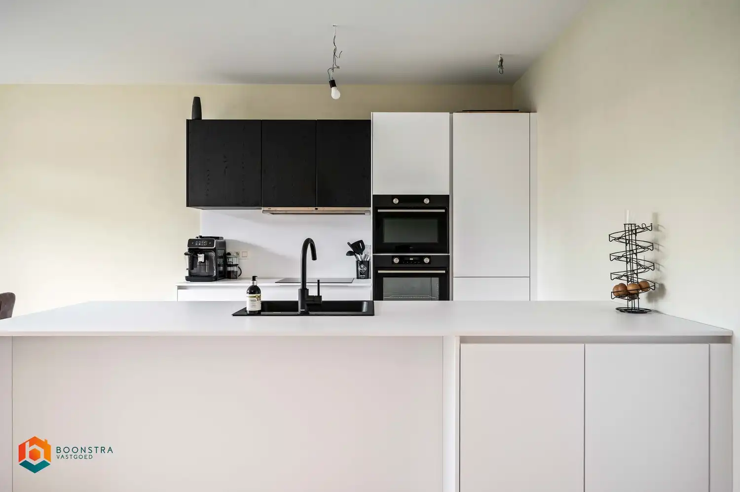 Gelijkvloers energiezuinig app. met 2 slpkrs, 2 terrassen en garagebox foto 5