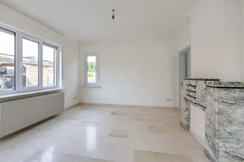 Smaakvol gerenoveerde woning met 3 slaapkamers en garage foto 3