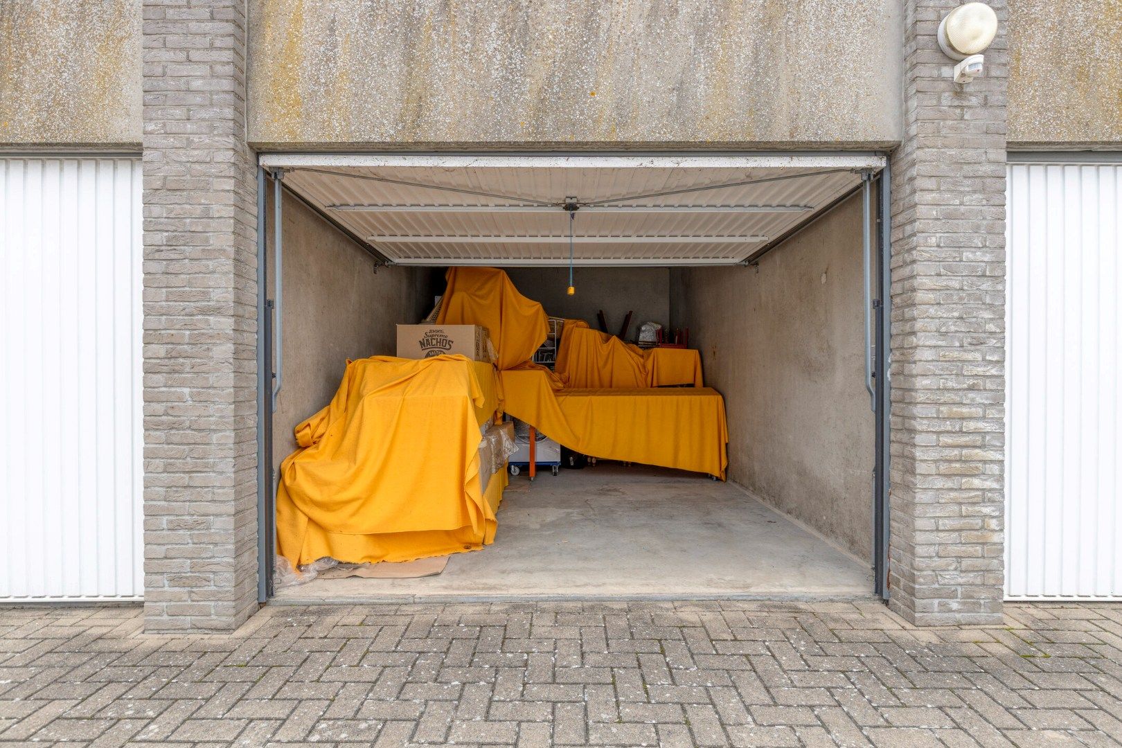 Mooi recent appartement met groot terras en garage! foto 17
