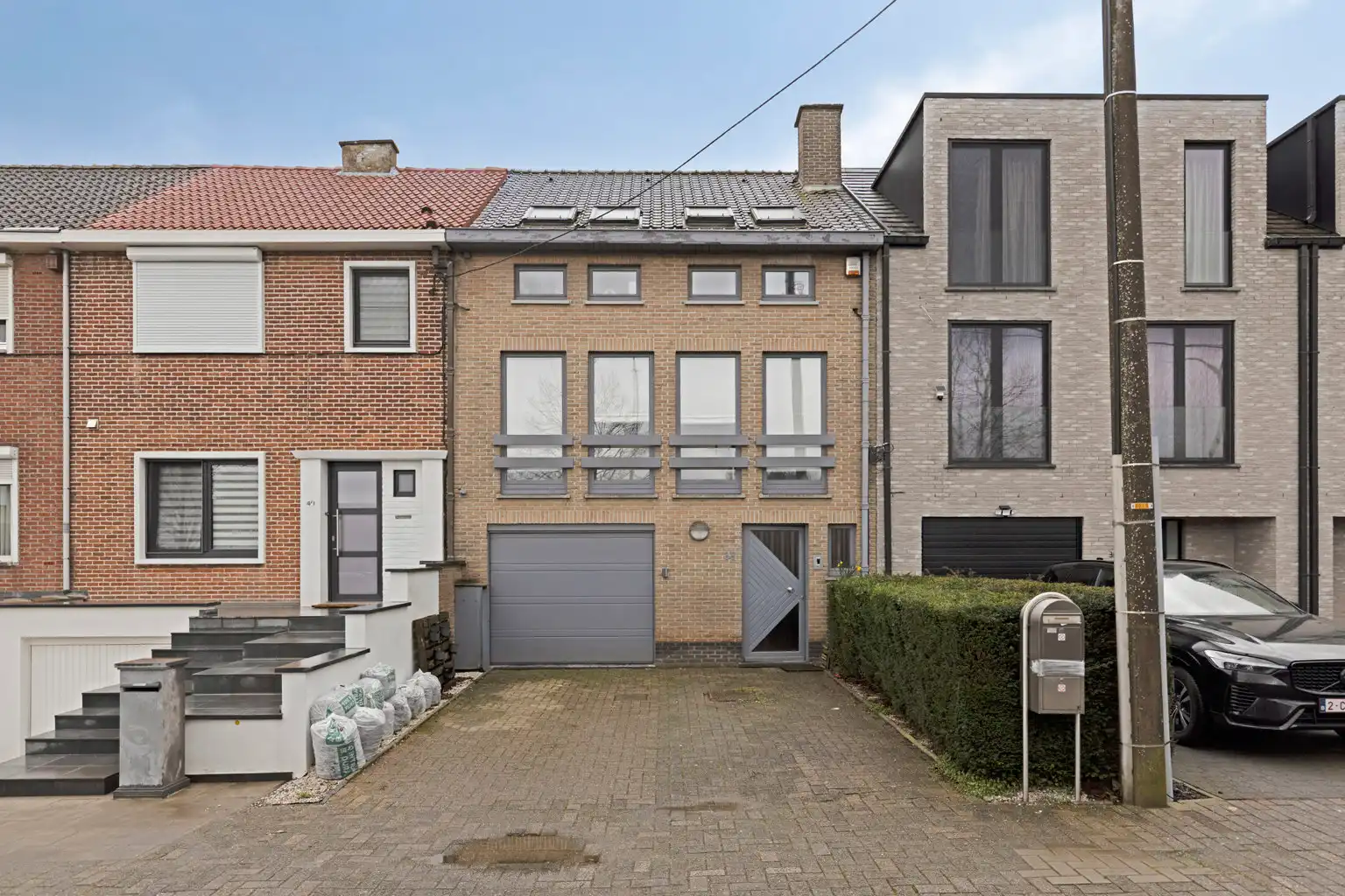 Hoofdfoto van de publicatie: Instapklare bel-étagewoning met garage en zuidgerichte tuin 