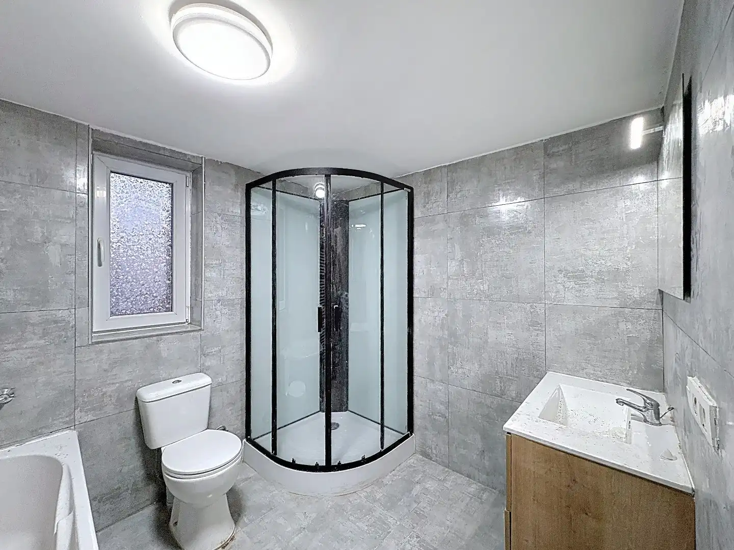 Instapklare gerenoveerde woning op toplocatie in Tienen foto 8