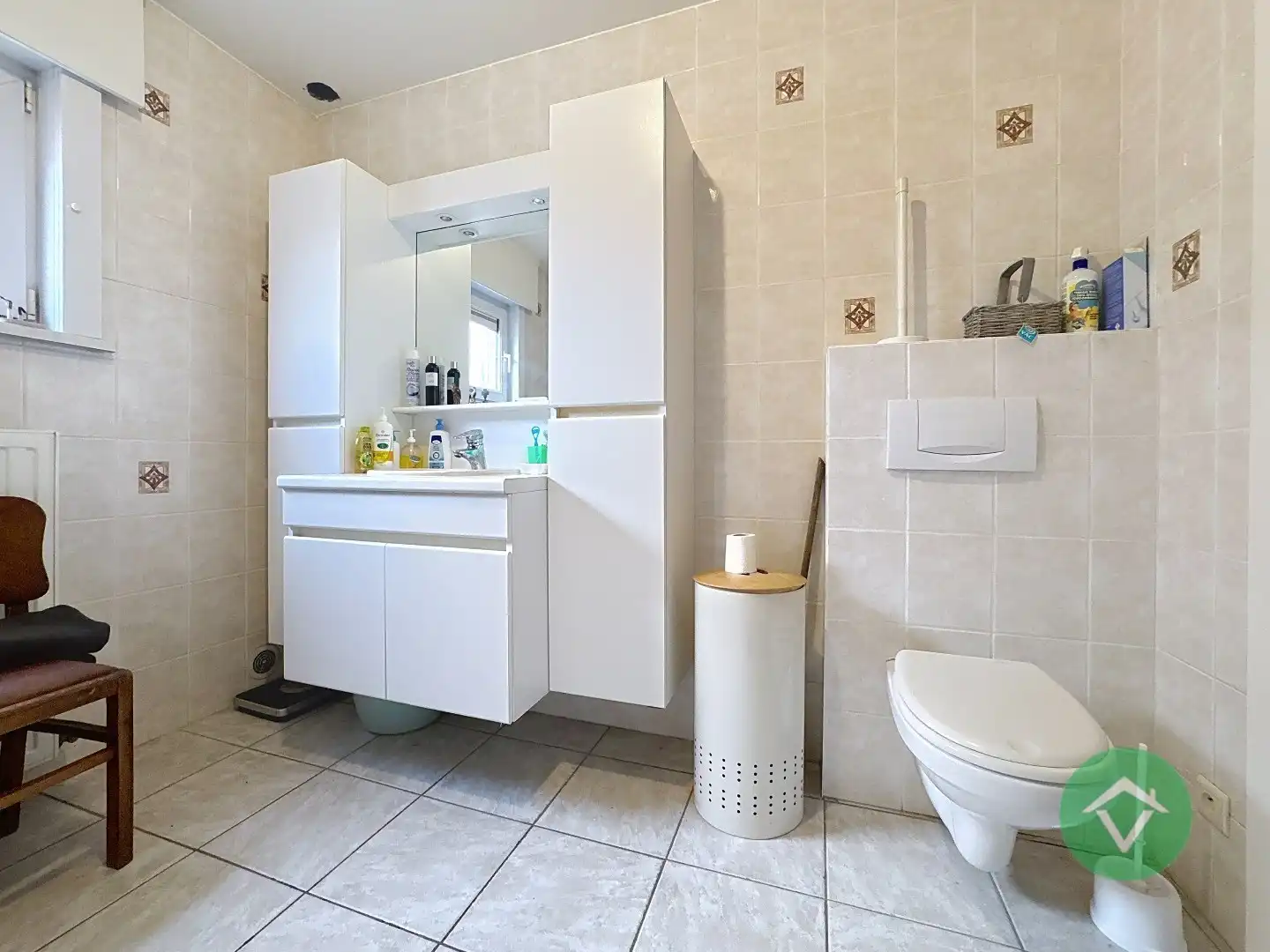 Alleenstaande woning met naastliggend stuk bouwgrond en weide te Eernegem foto 22