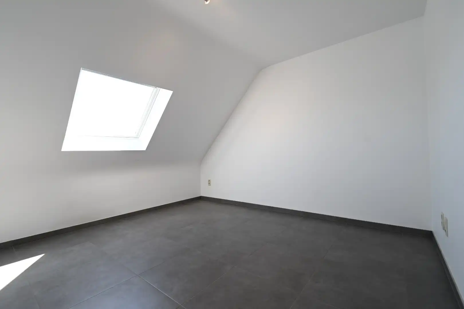 Knap ingericht ruim duplex-appartement met 3 slaapkamers te  Bilzen - Merem + autostandplaats foto 23