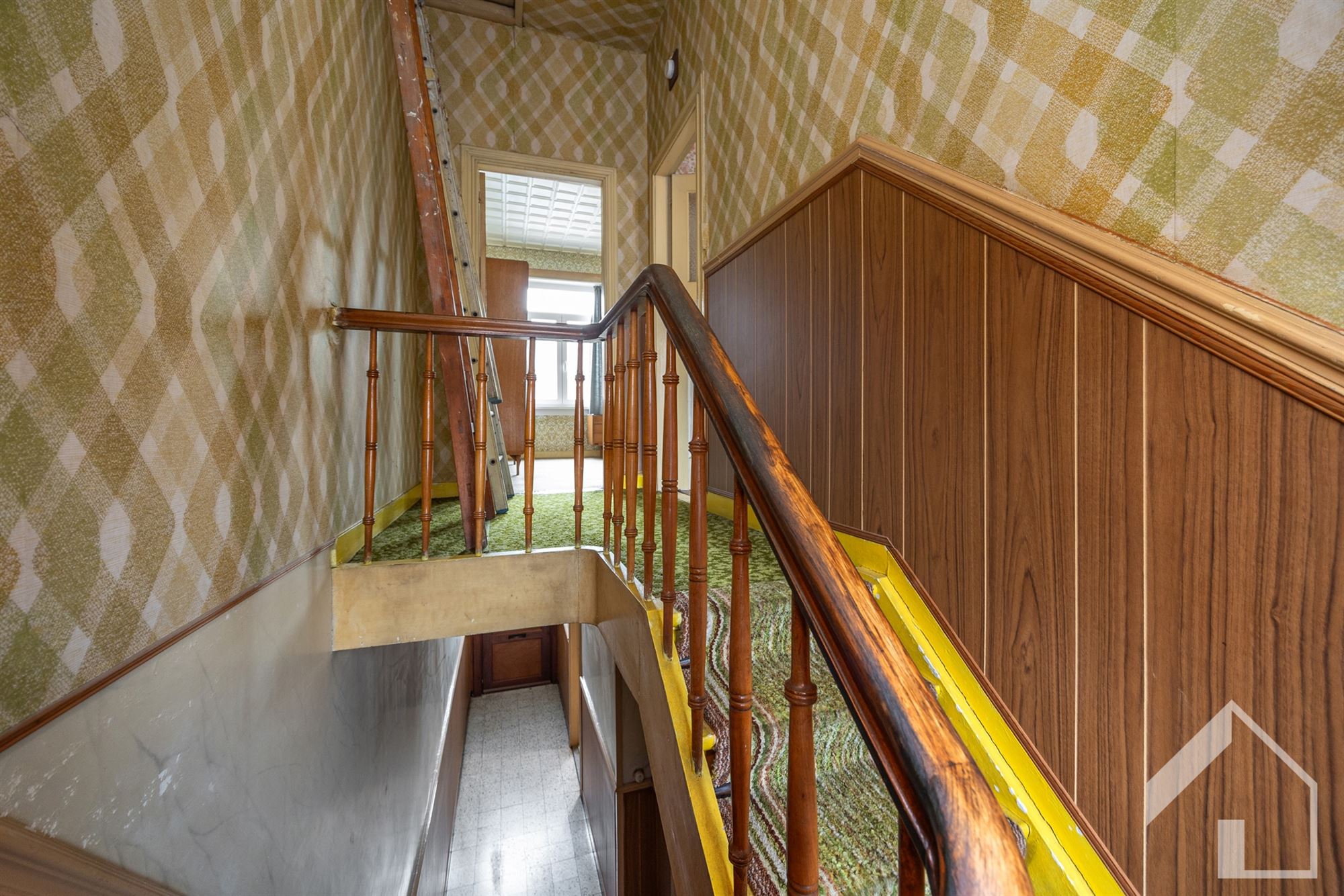 Te renoveren woning in een rustige wijk foto 11