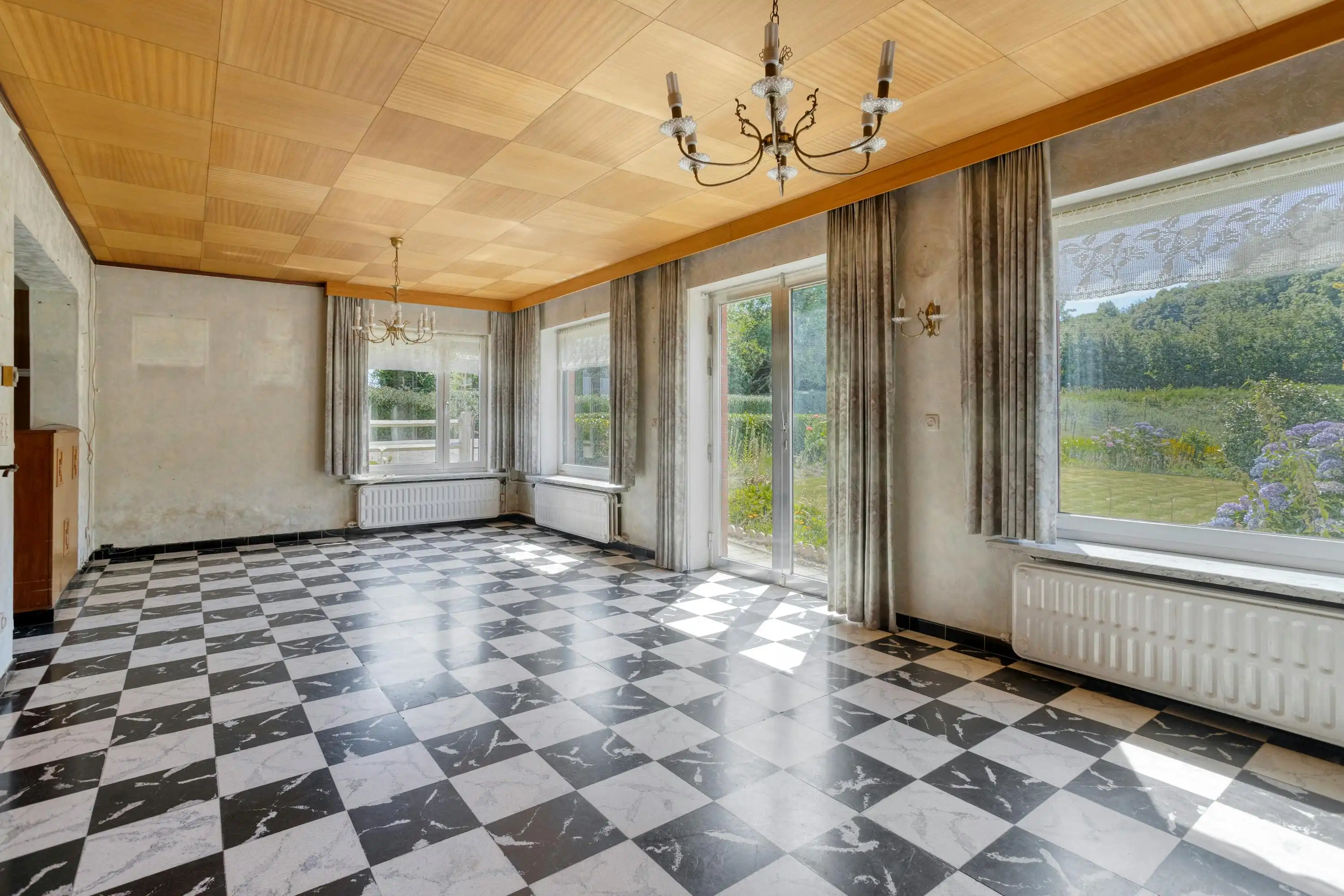 Huis met weide te koop op prachtige locatie in Heuvelland foto 9
