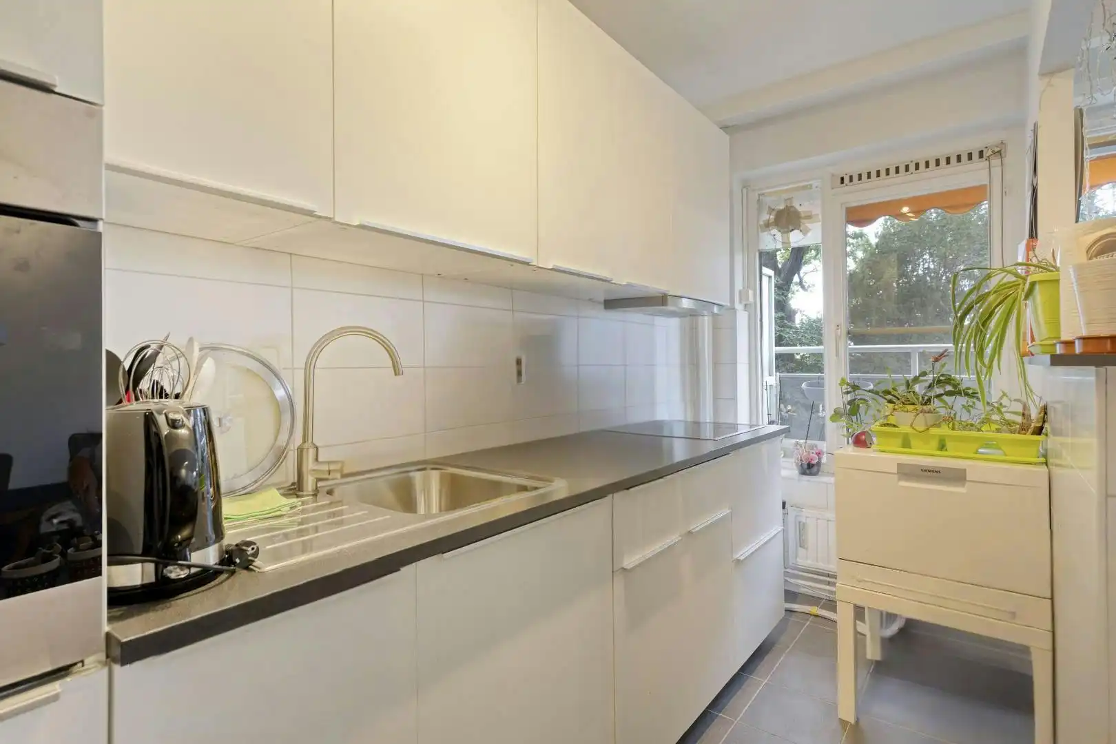 Lichtrijk appartement met ruim terras te koop in Berchem foto 7