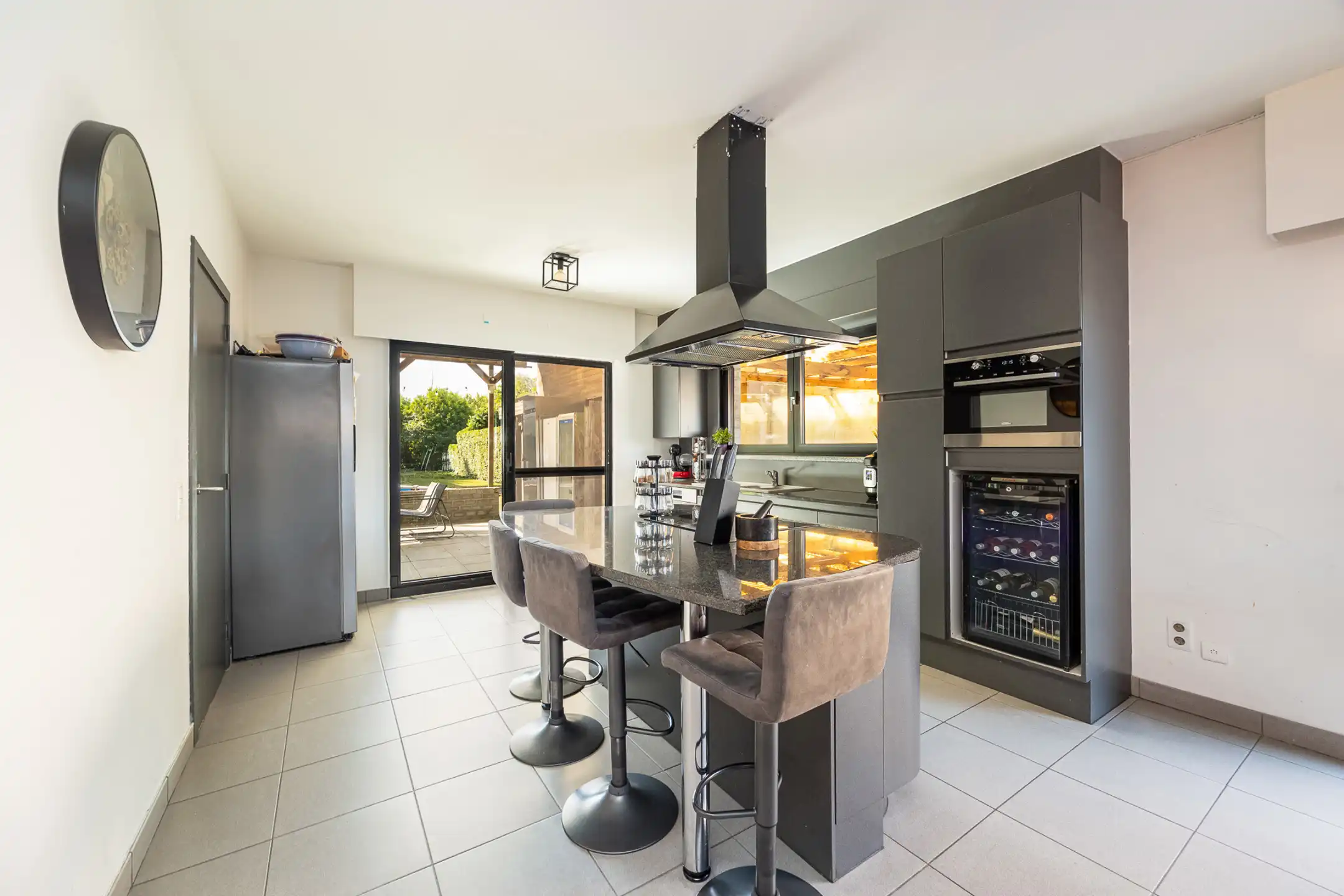 Instapklare woning met 4 slpk en ruim bijgebouw te Mol foto 9