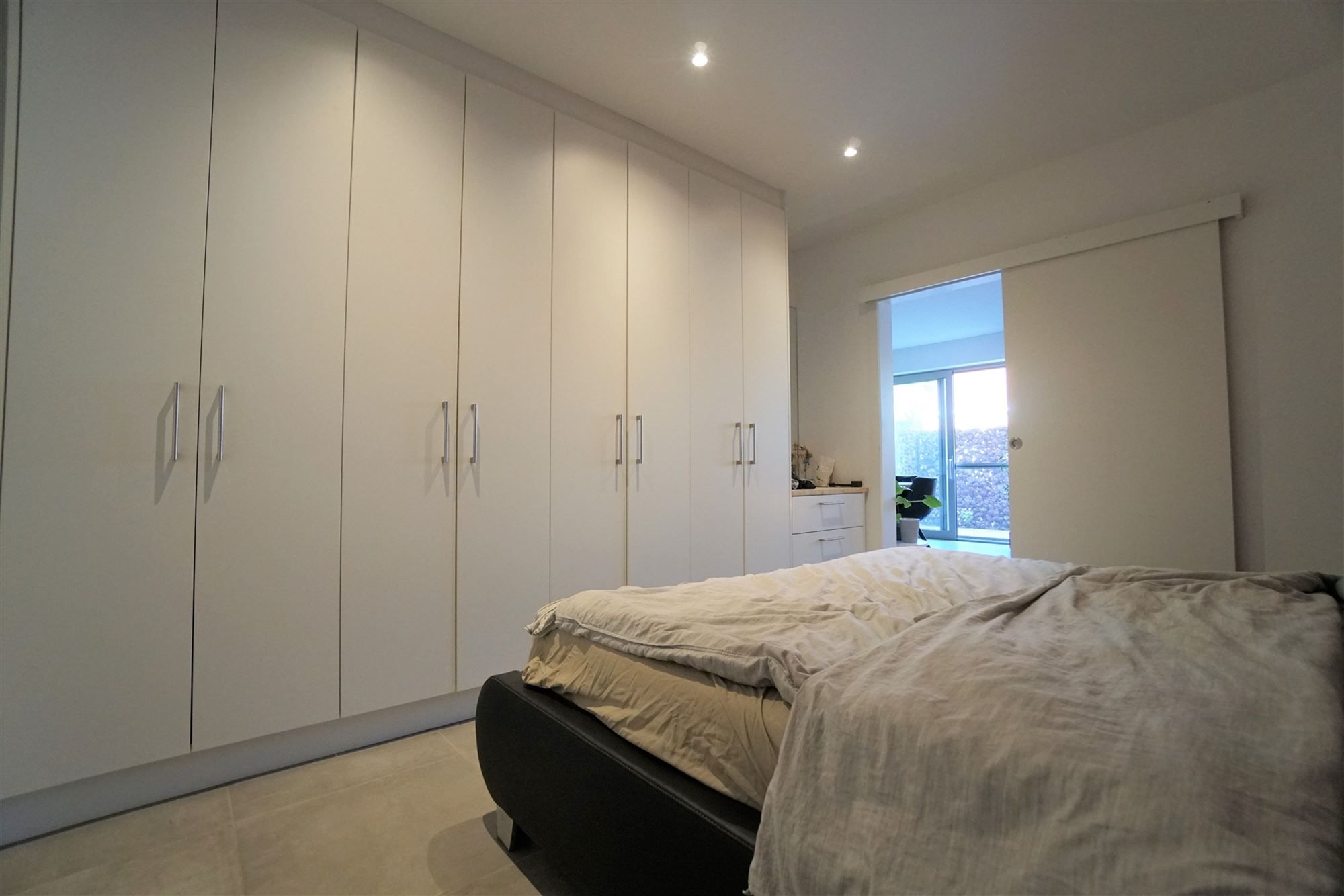 Gelijkvloers appartement met 1 slaapkamer en garage foto 8