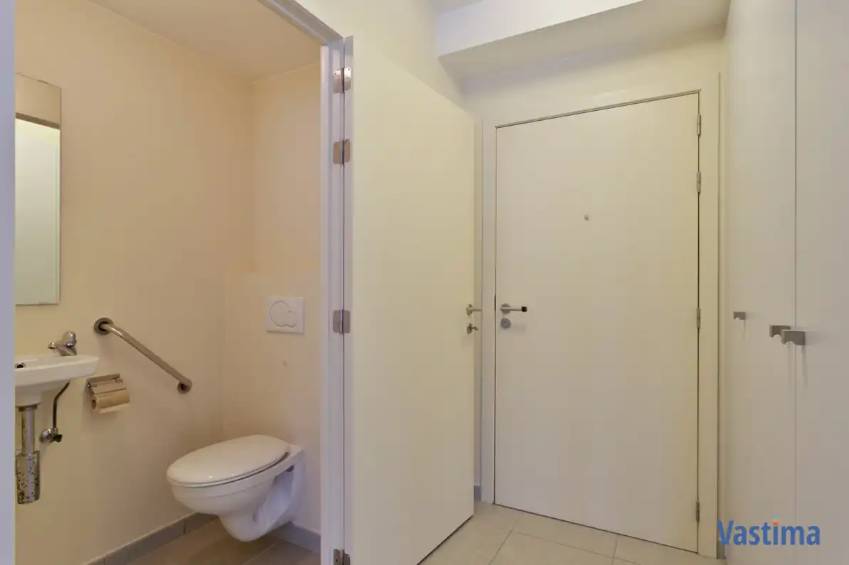 Instapklaar éénslaapkamerappartement met terras foto 16