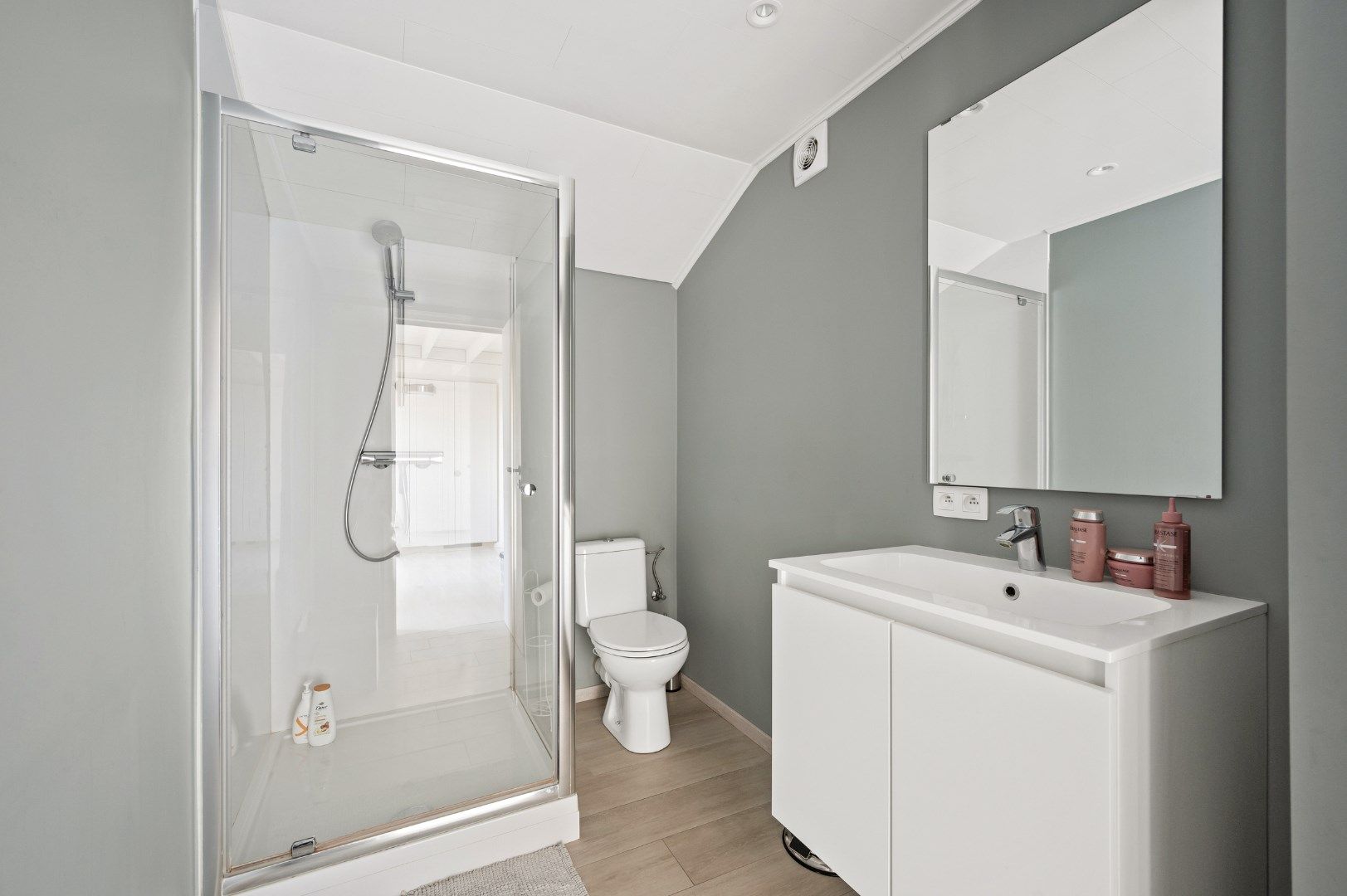Ruime originele villa met prachtige tuin. Opp 1327m². foto 25