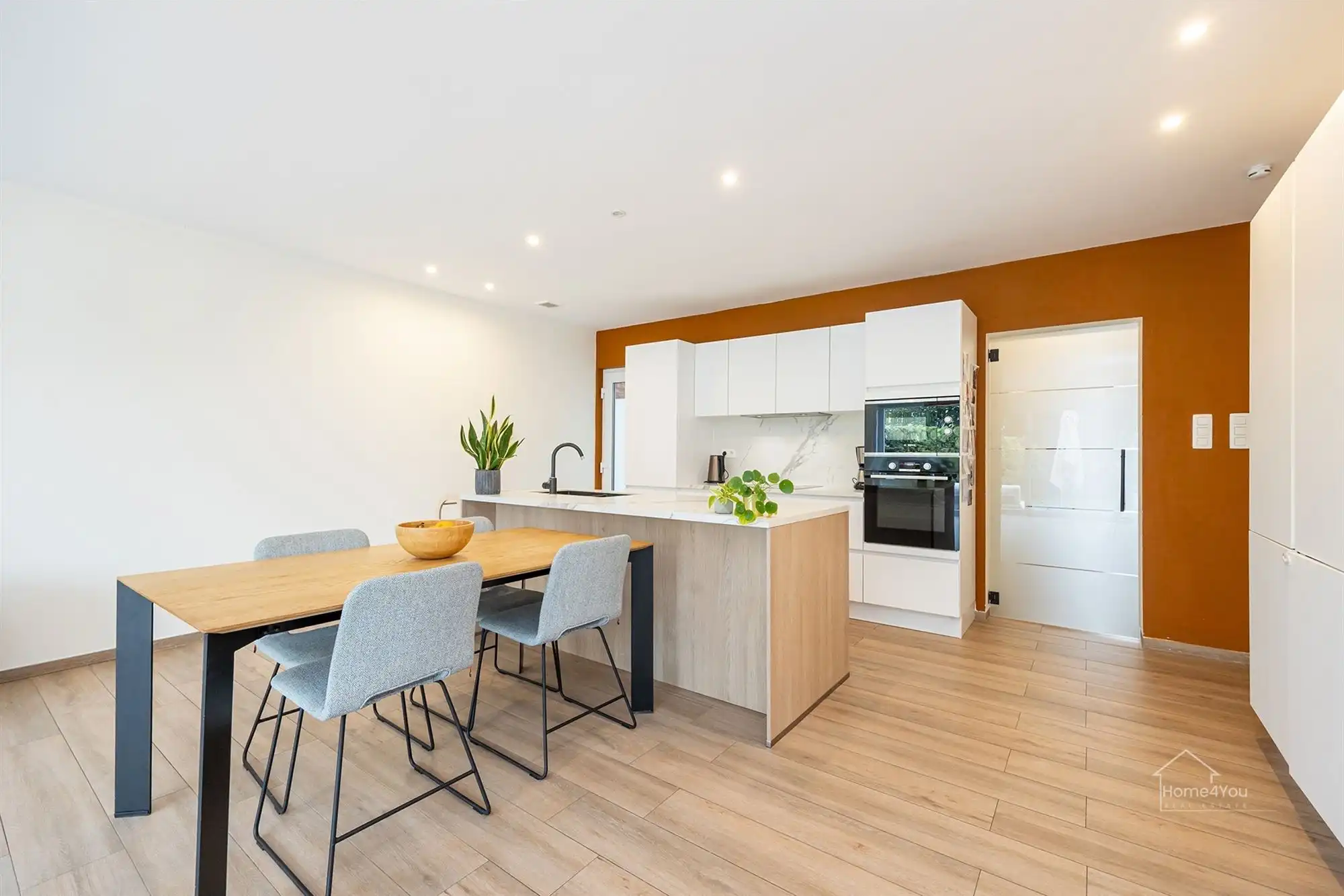 Prachtige Instapklare woning, A label, 4 slaapk+ bureel foto 7