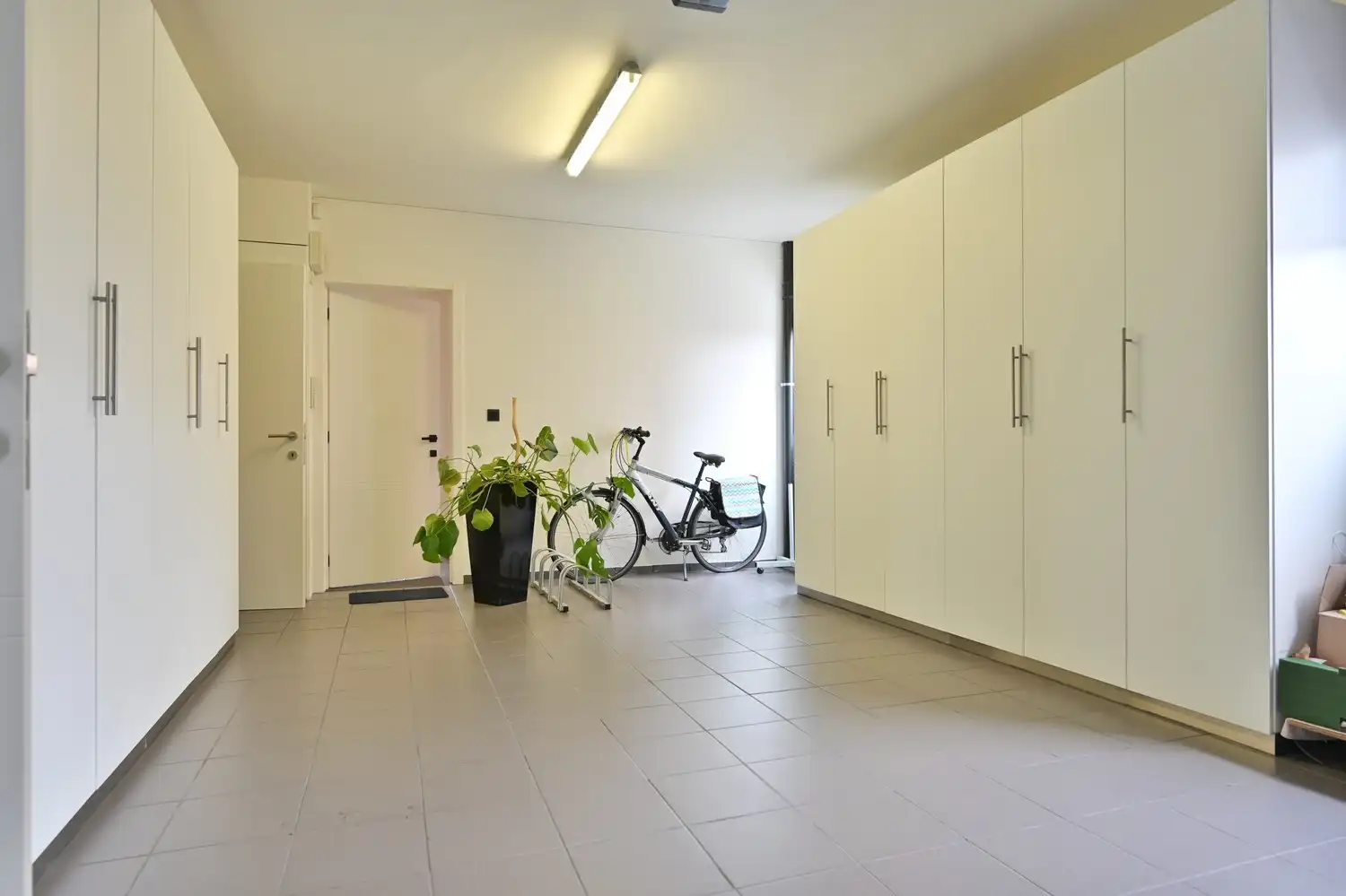 Instapklare topwoning met unieke mogelijkheden op een perceel van 11a75ca in het landelijke Neeroeteren. foto 12
