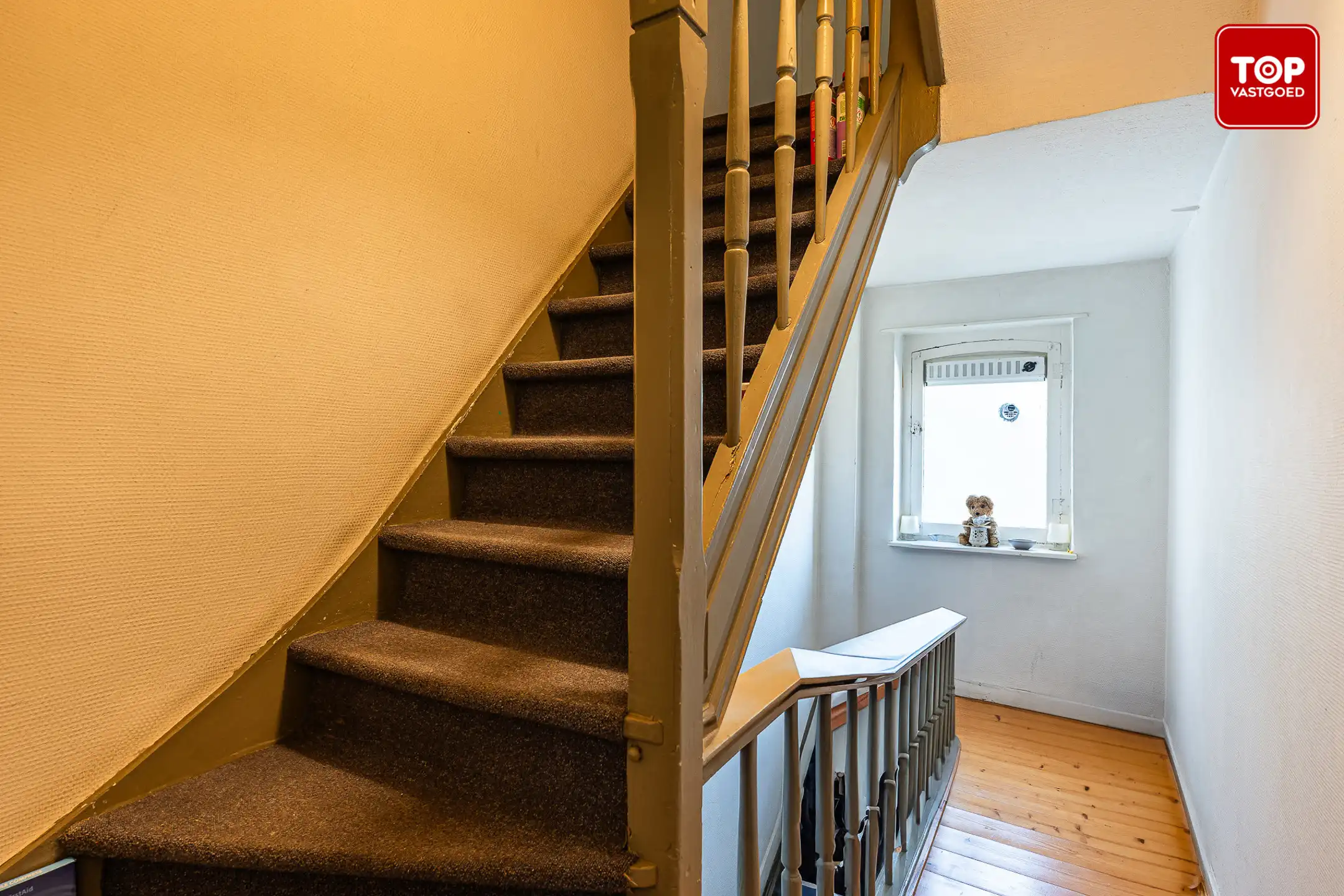 Woning met handelsgelijkvloers op een commercieel interessante ligging.  foto 18