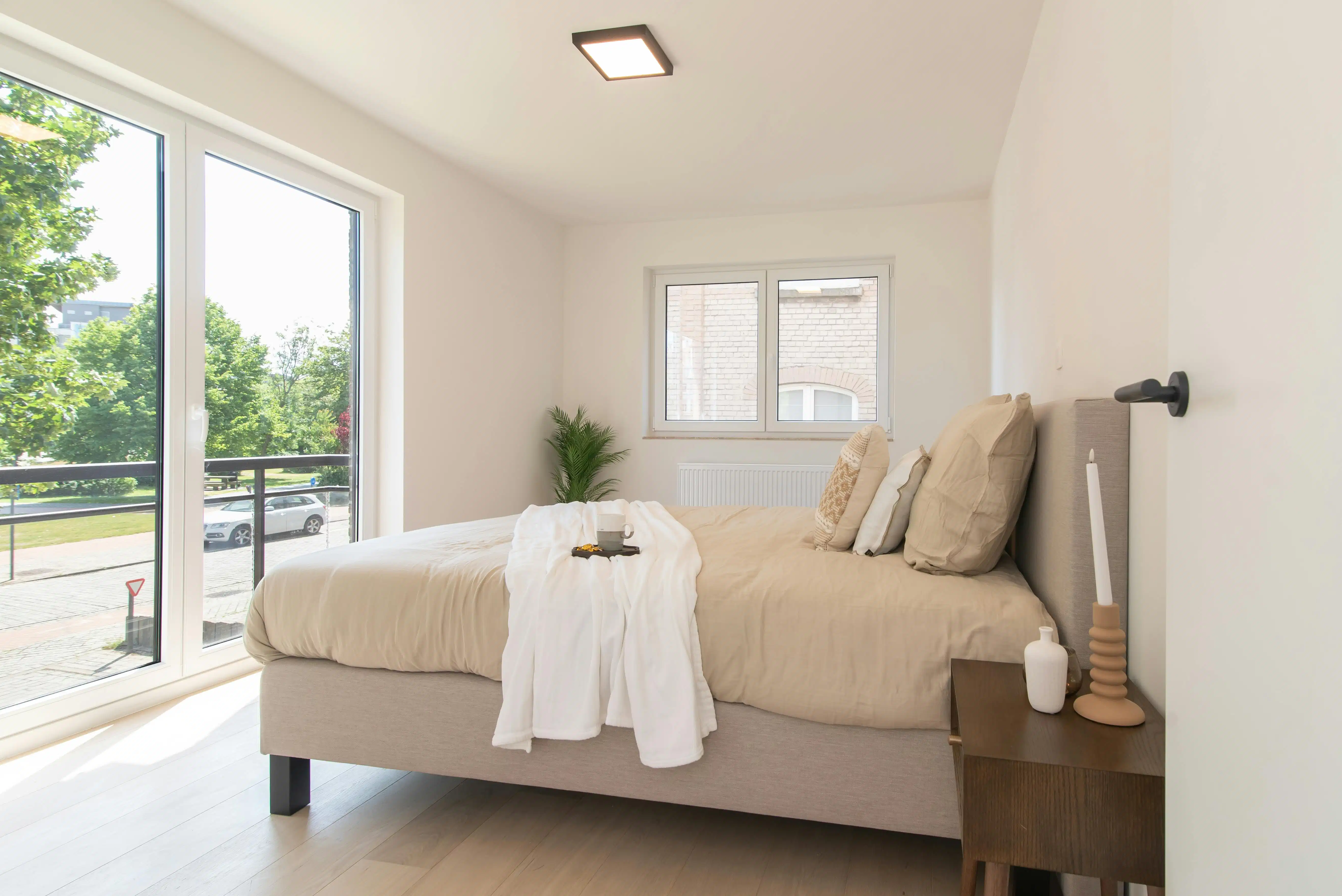Schitterend gerenoveerd appartement met een prachtig open zicht foto 17