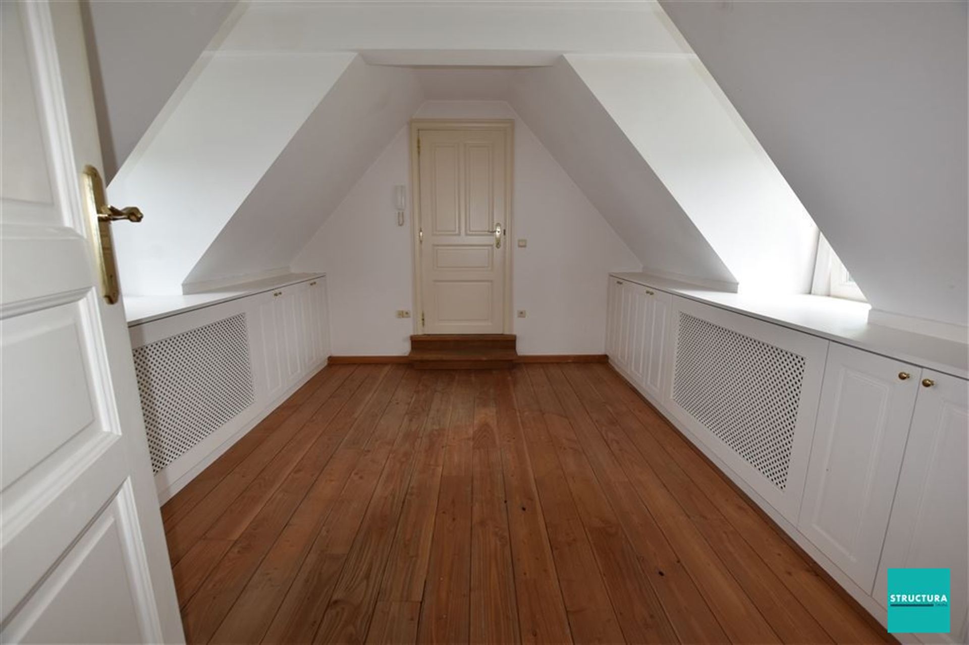 Unieke villa te huur in Humbeek foto 12