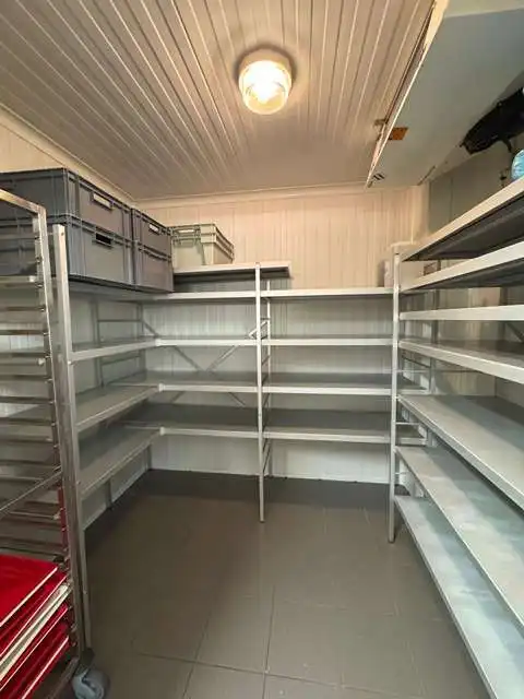 Knokke - Van Bunnenplein - Ruim en instapklaar Handelspand te koop in Knokke foto 14