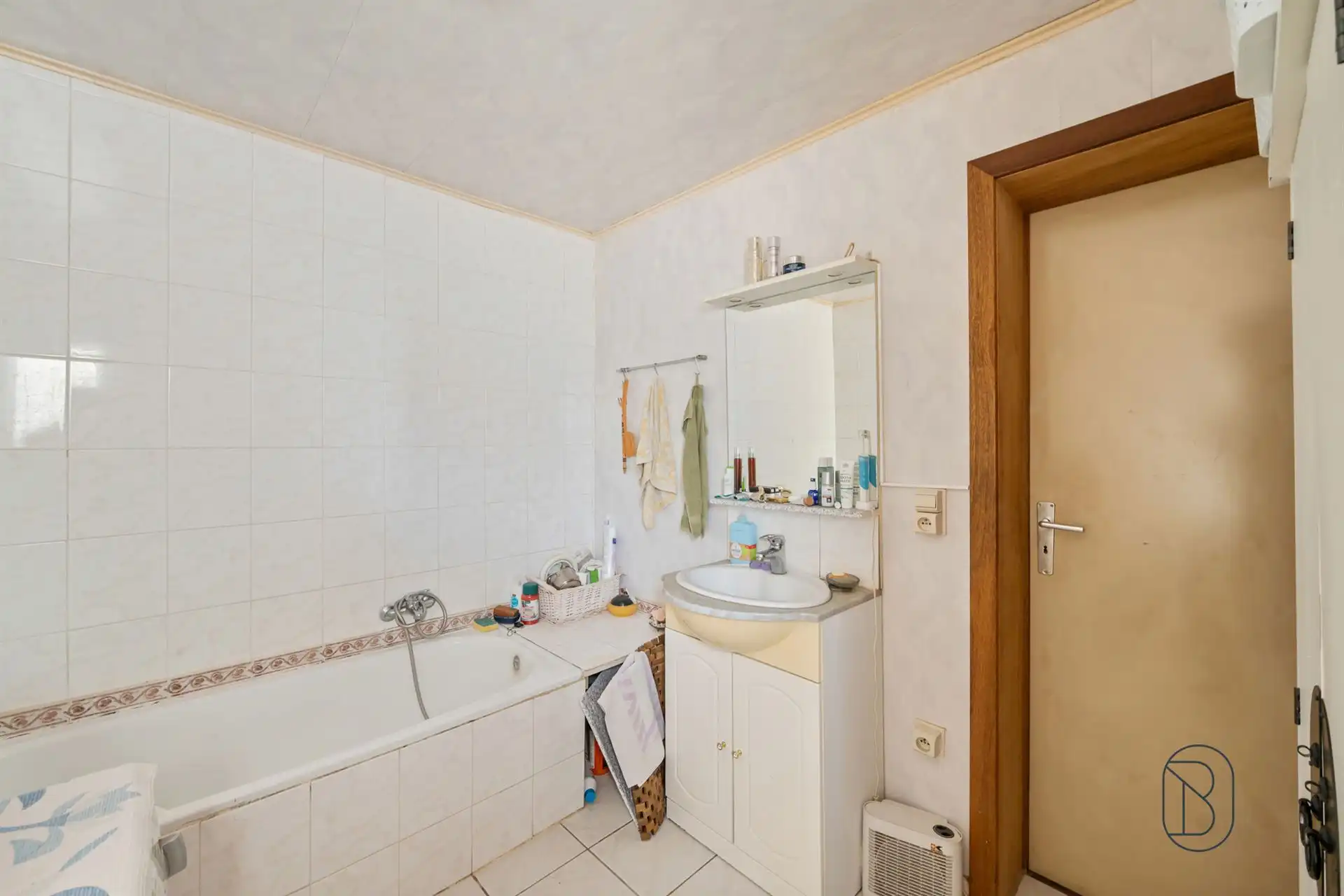 Karaktervolle woning met 3 slpk & tuin - veel potentieel! foto 17